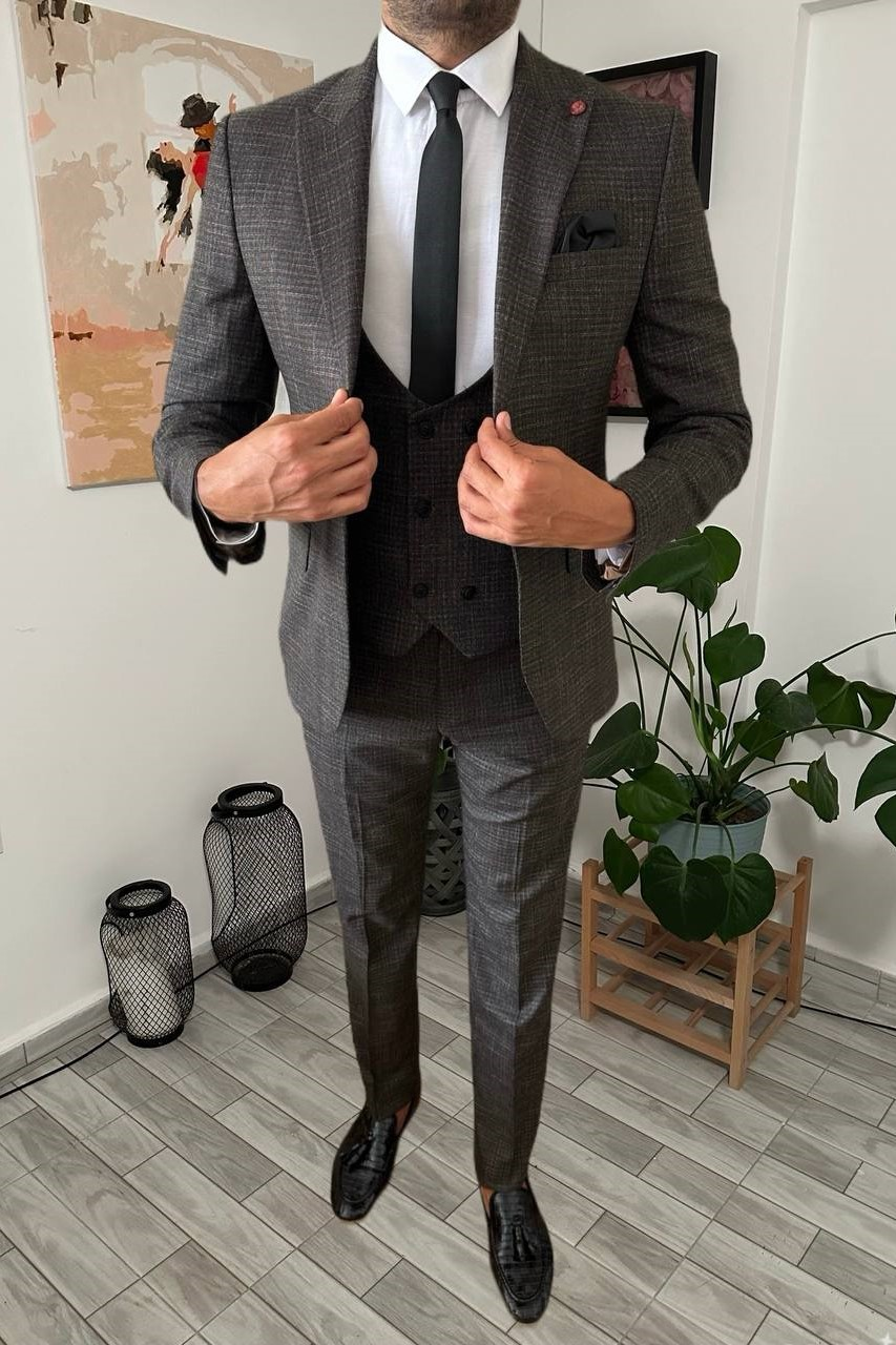 Wholesale Men's Latte Three-Piece Suit 1701W26-085