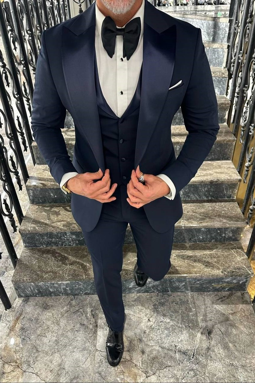 Wholesale Men's Navy Three-Piece Suit 1702W26-0503