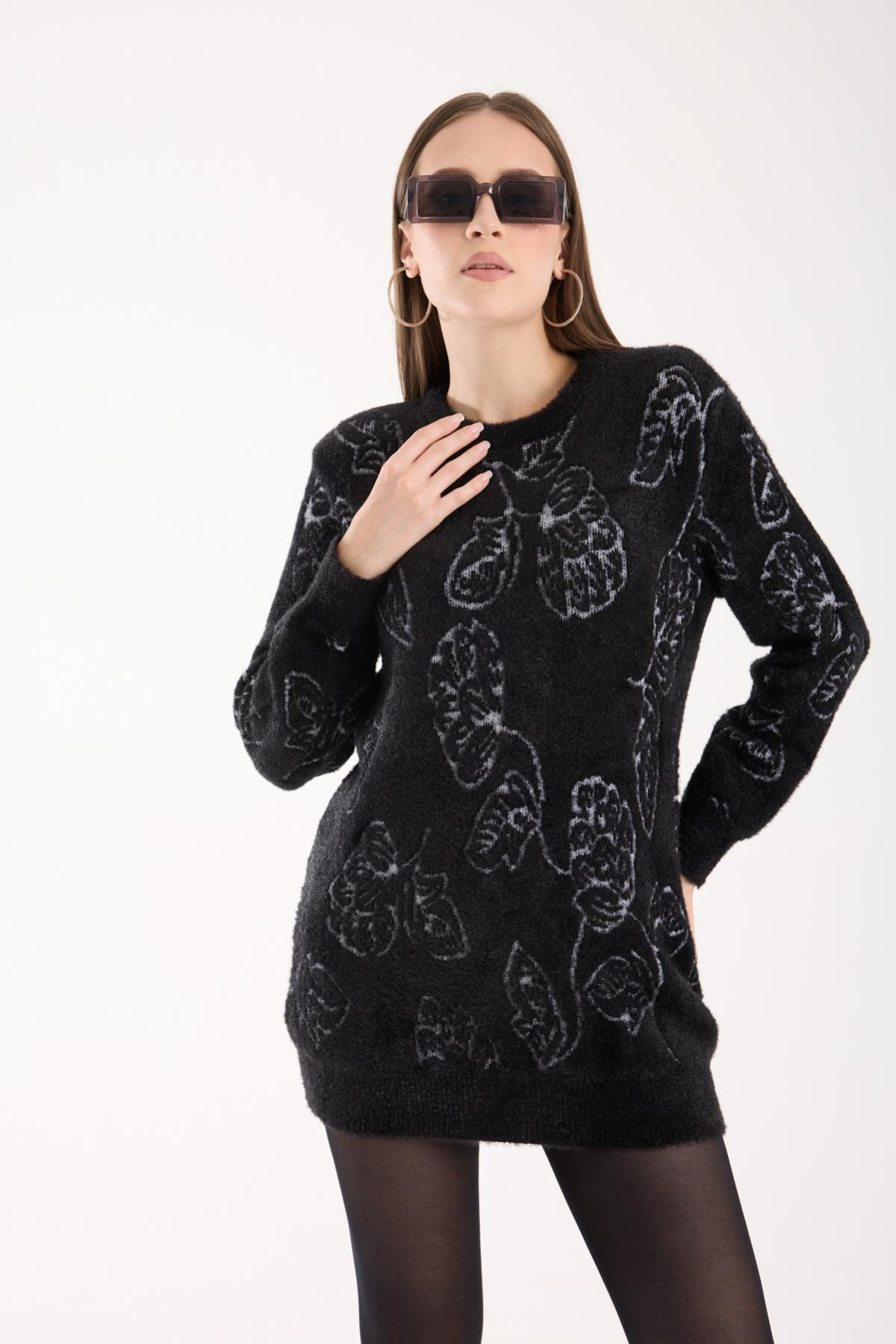 Wholesale Women Black Crew-Neck Knit Blouse with Leaf Pattern 738872