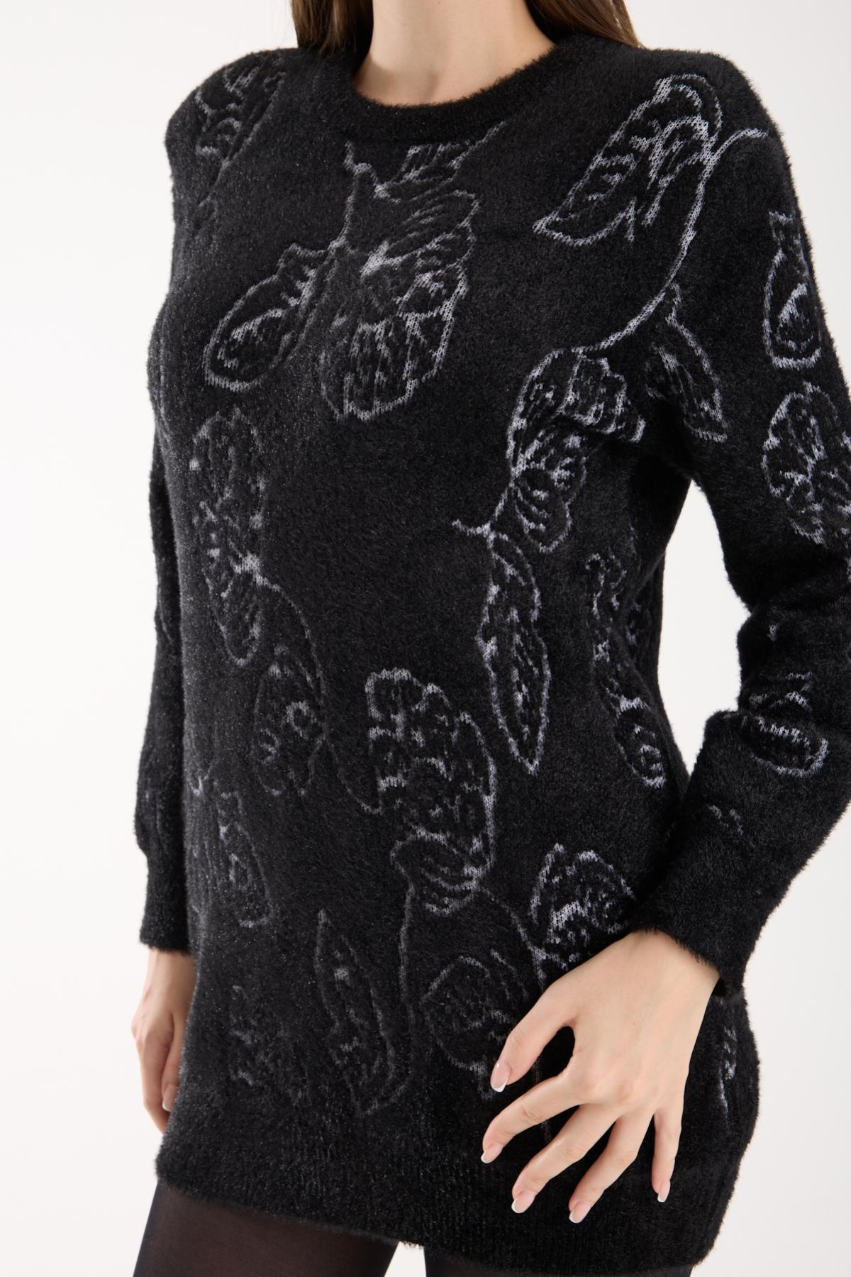 Wholesale Women Black Crew-Neck Knit Blouse with Leaf Pattern 738872