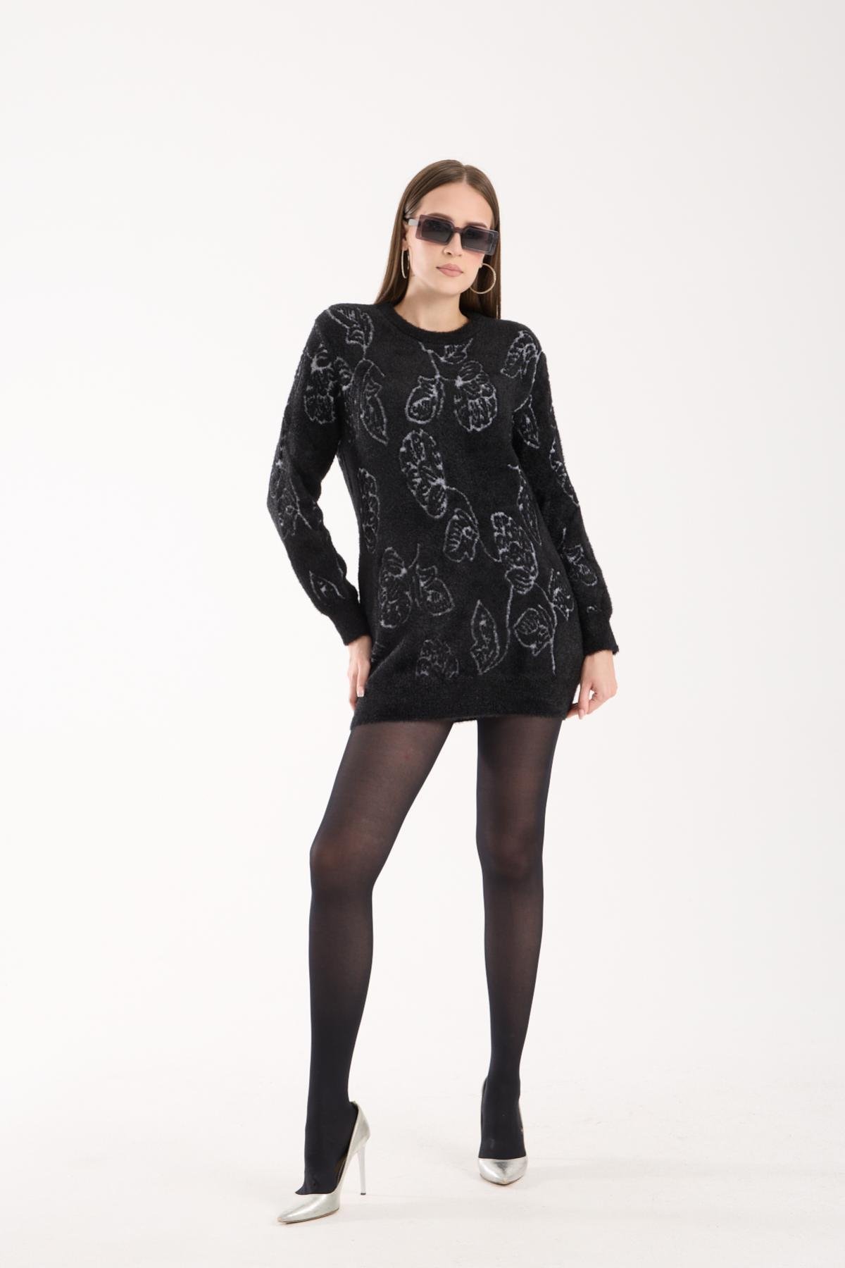 Wholesale Women Black Crew-Neck Knit Blouse with Leaf Pattern 738872