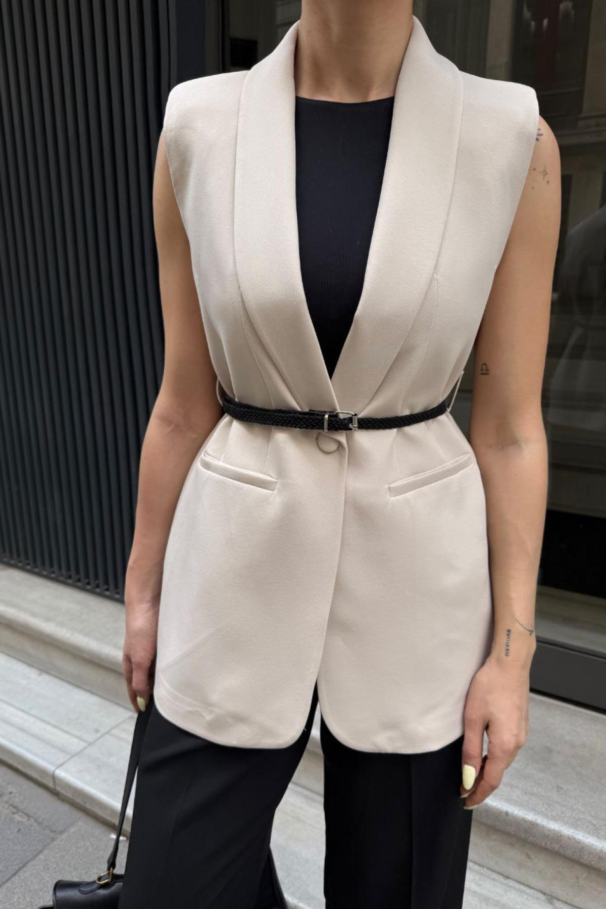 Wholesale Women Cream Vest 737317