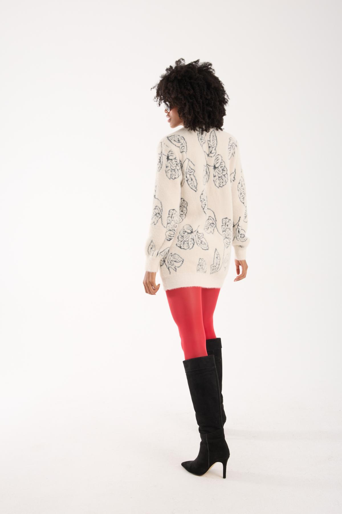 Wholesale Women Ecru Crew-Neck Knit Blouse with Leaf Pattern 738874