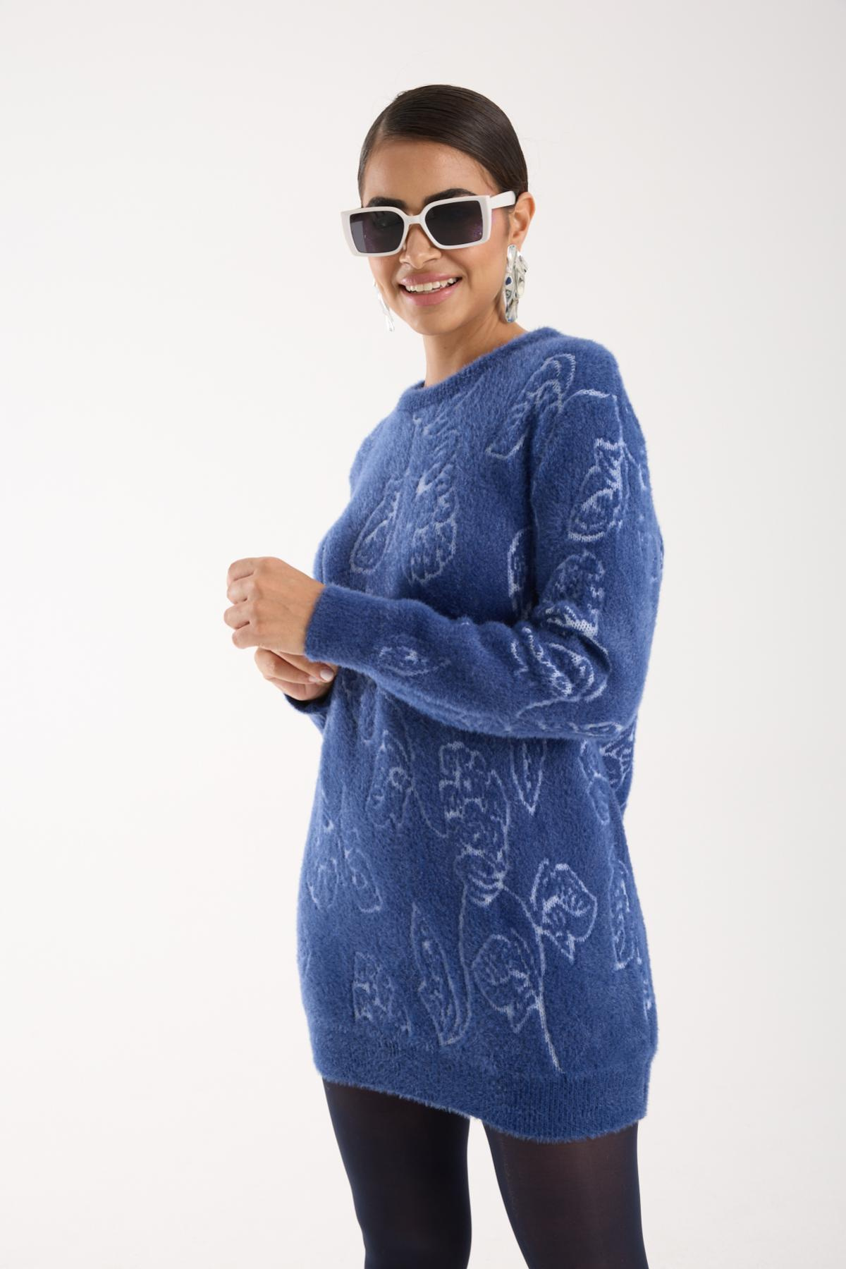 Wholesale Women Indigo Crew-Neck Knit Blouse with Leaf Pattern 738875