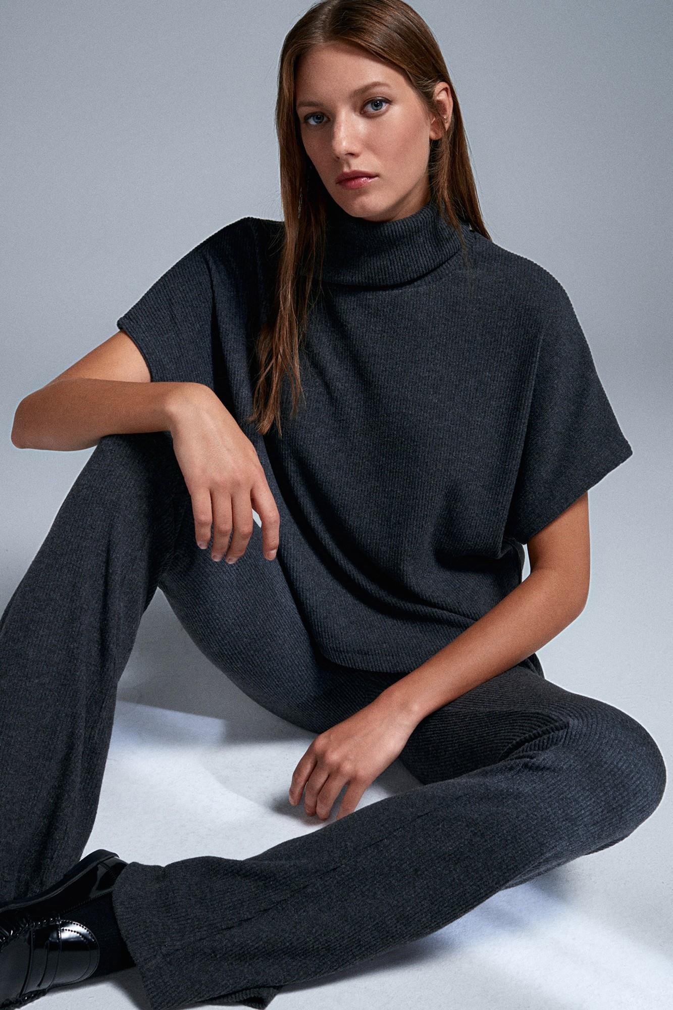 Wholesale Women's Anthracite Asymmetrical Cut Turtleneck Sweater 0431W26-32239