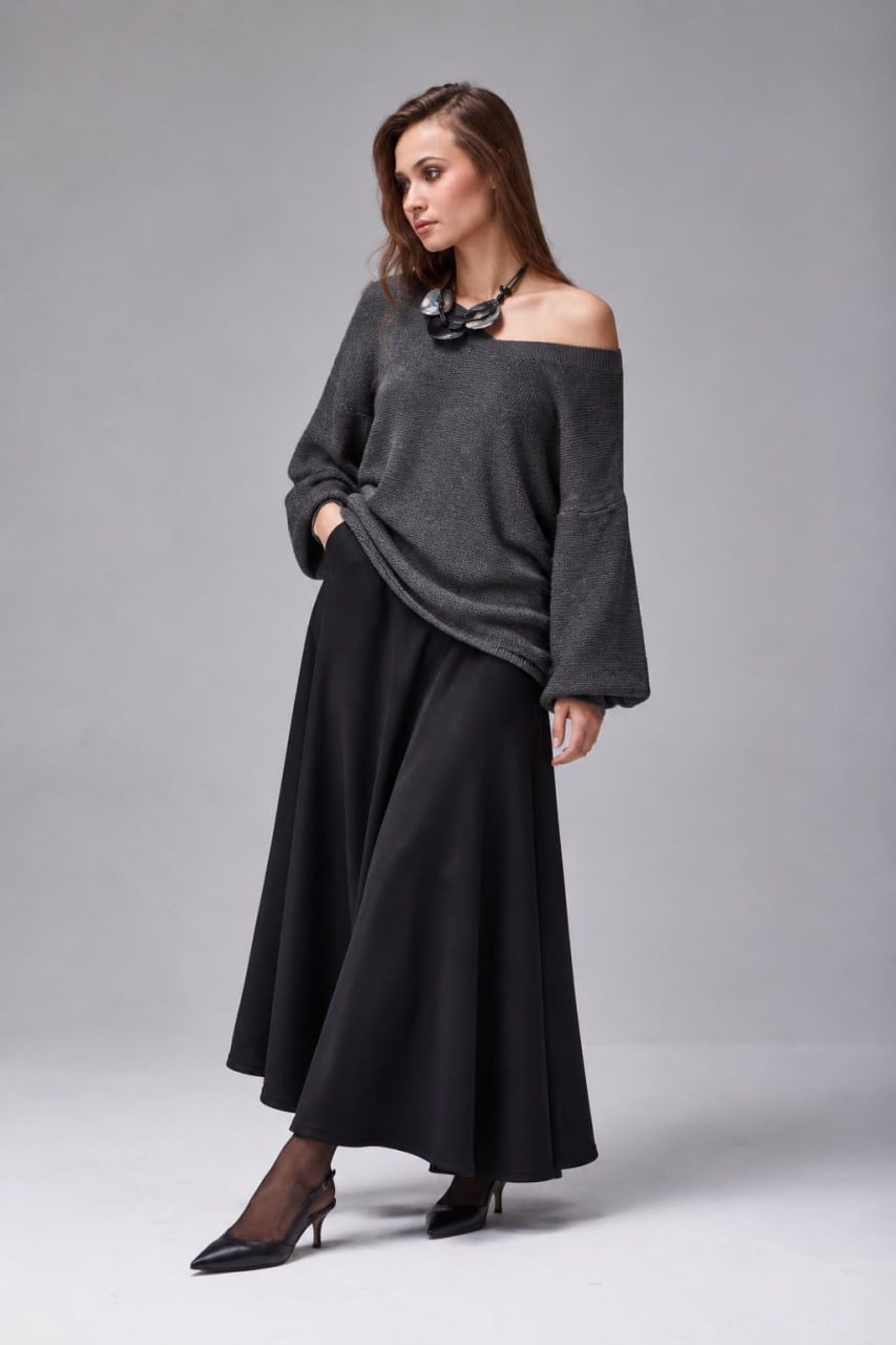 Wholesale Women's Anthracite Relaxed-Fit Mercerized Knit Sweater with Front and Back V-Neck 0037-3276