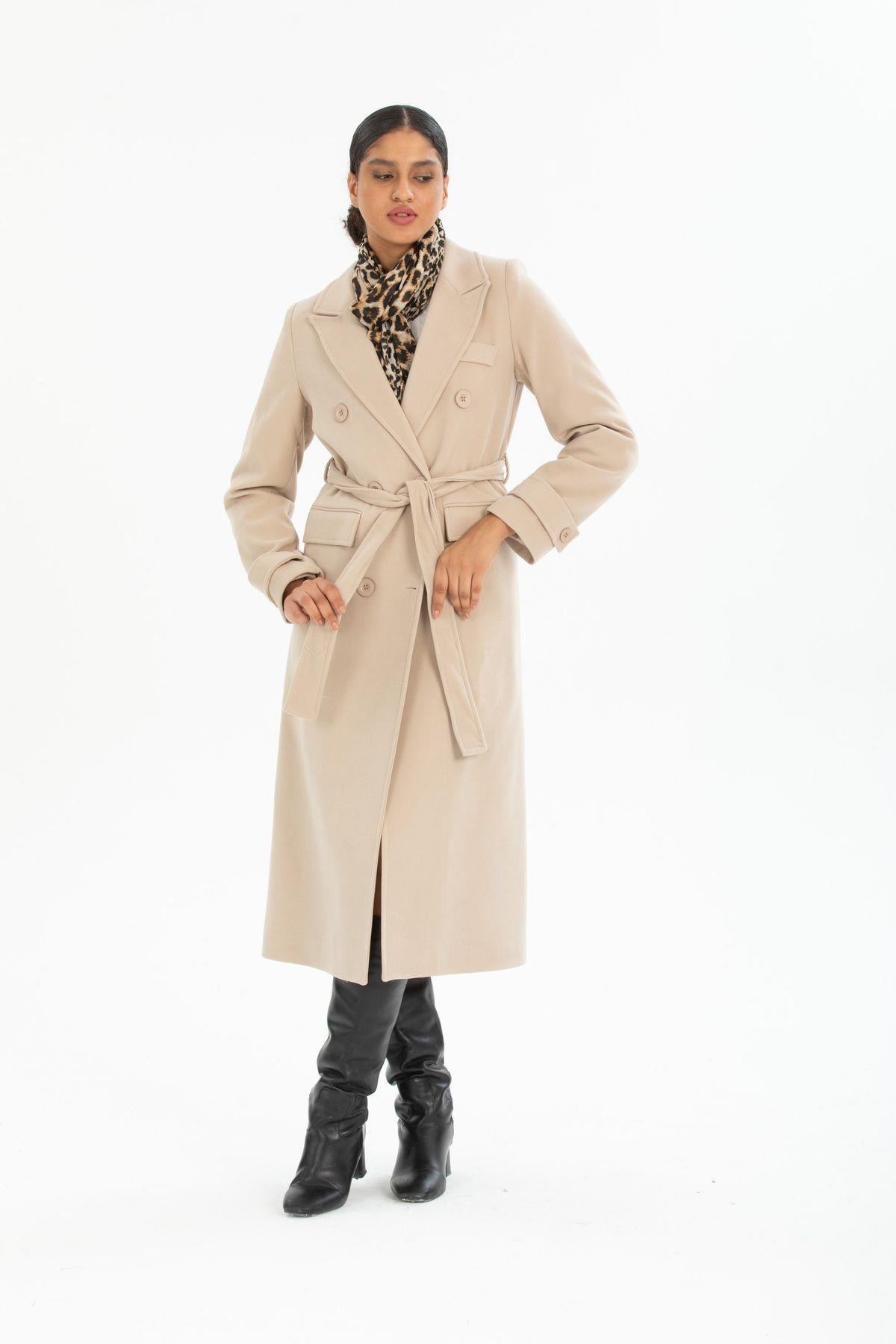 Wholesale Women's Beige Wool Buttoned Pocketed Coat