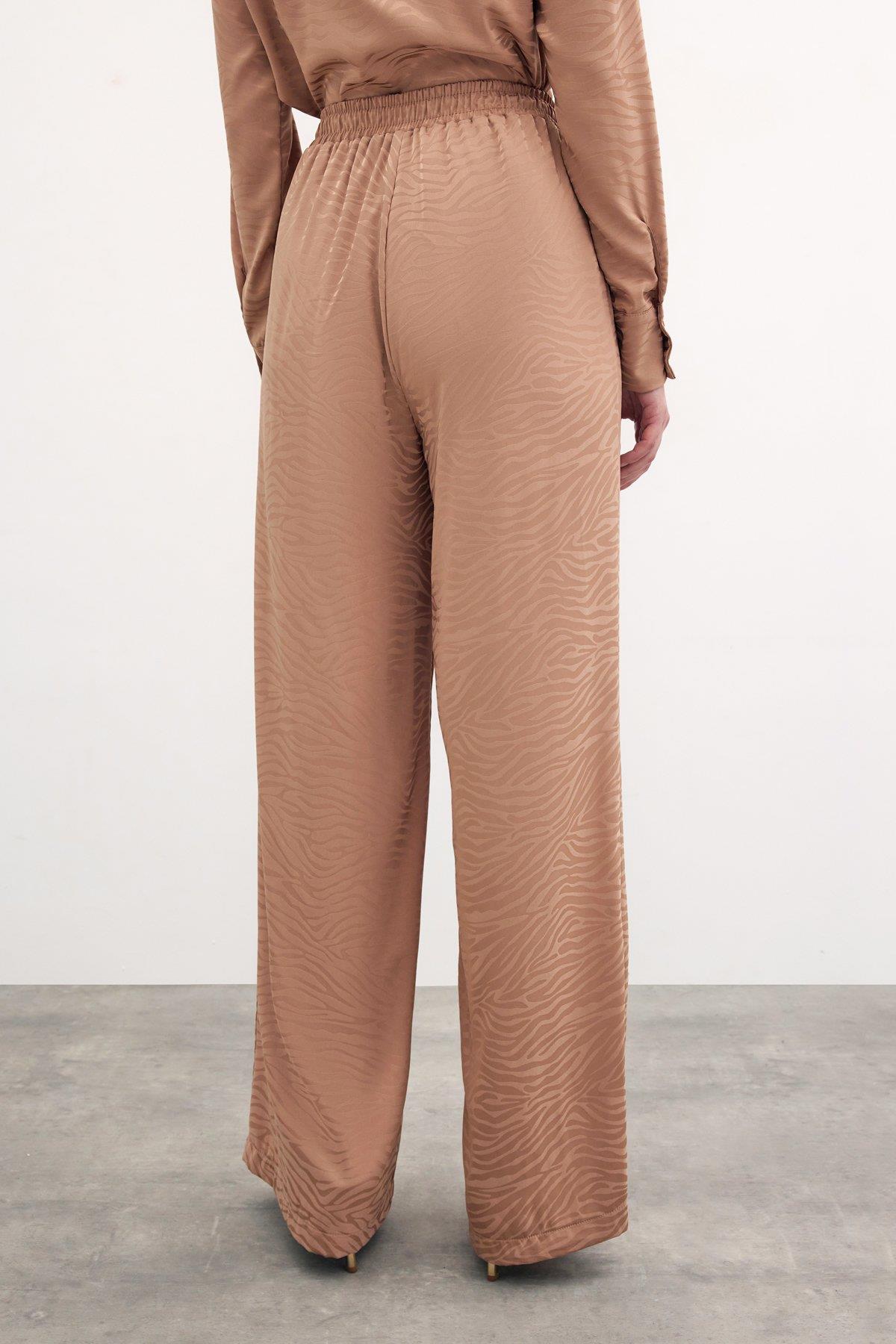 Wholesale Women's Beige Zebra Patterned Trousers with Elastic Waist 0033-1439-5019