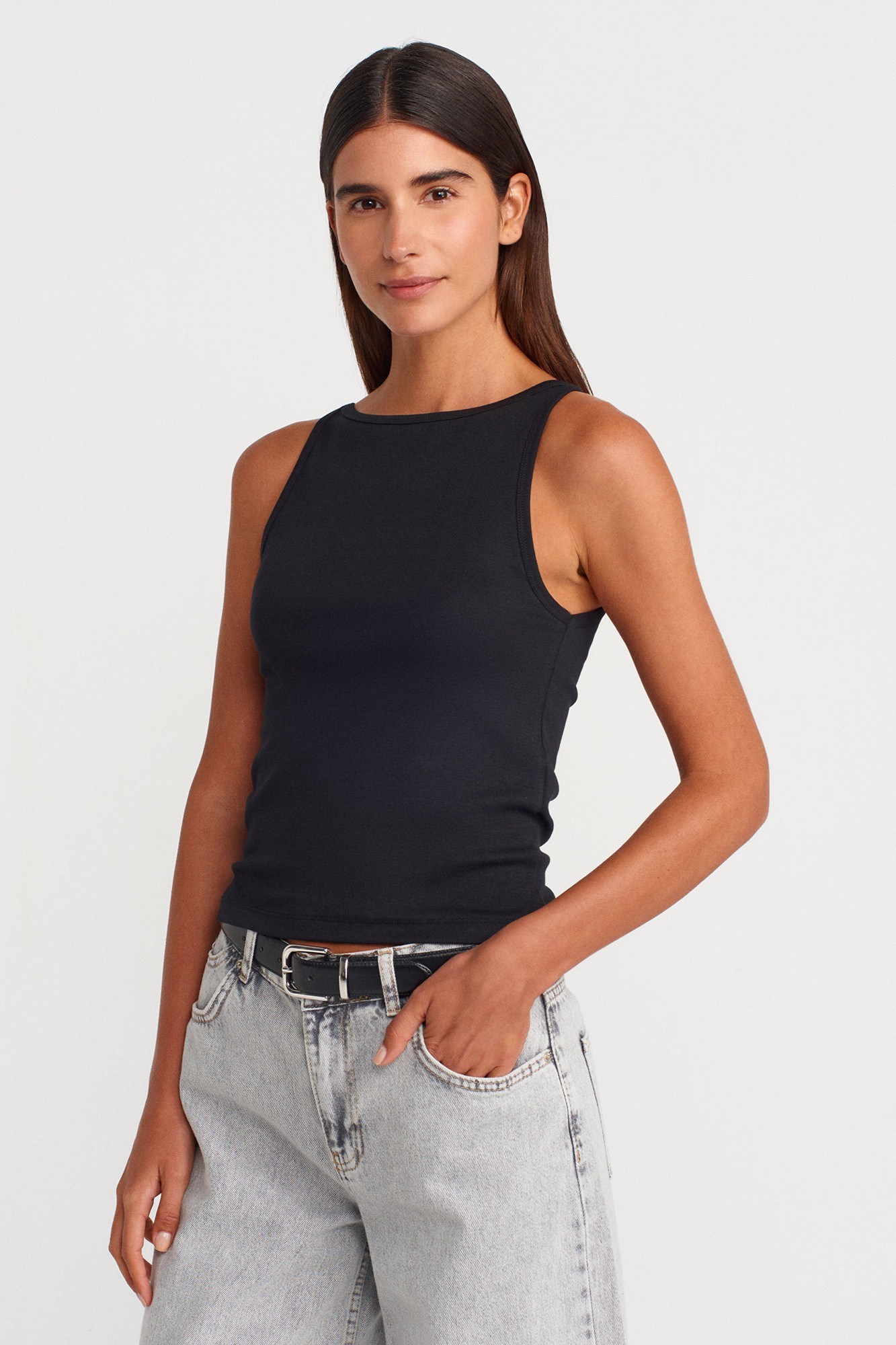 Wholesale Women's Black Cotton-Modal Sleeveless Top 0431-21048