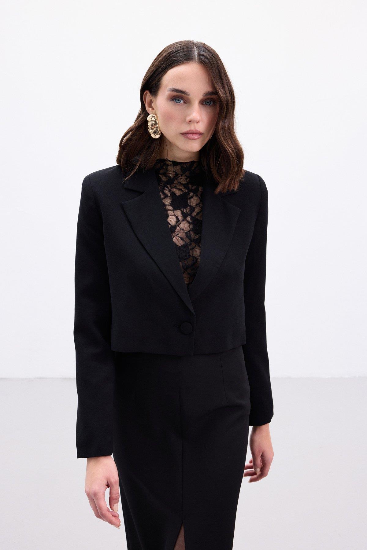 Wholesale Women's Black Cropped Blazer with Notched Collar 0033-1985