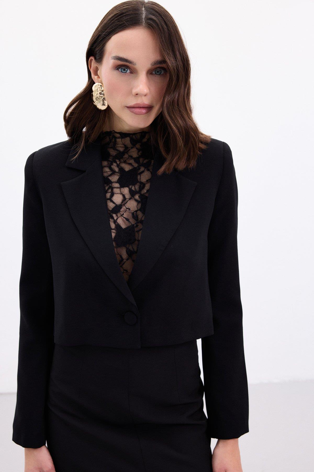 Wholesale Women's Black Cropped Blazer with Notched Collar 0033-1985