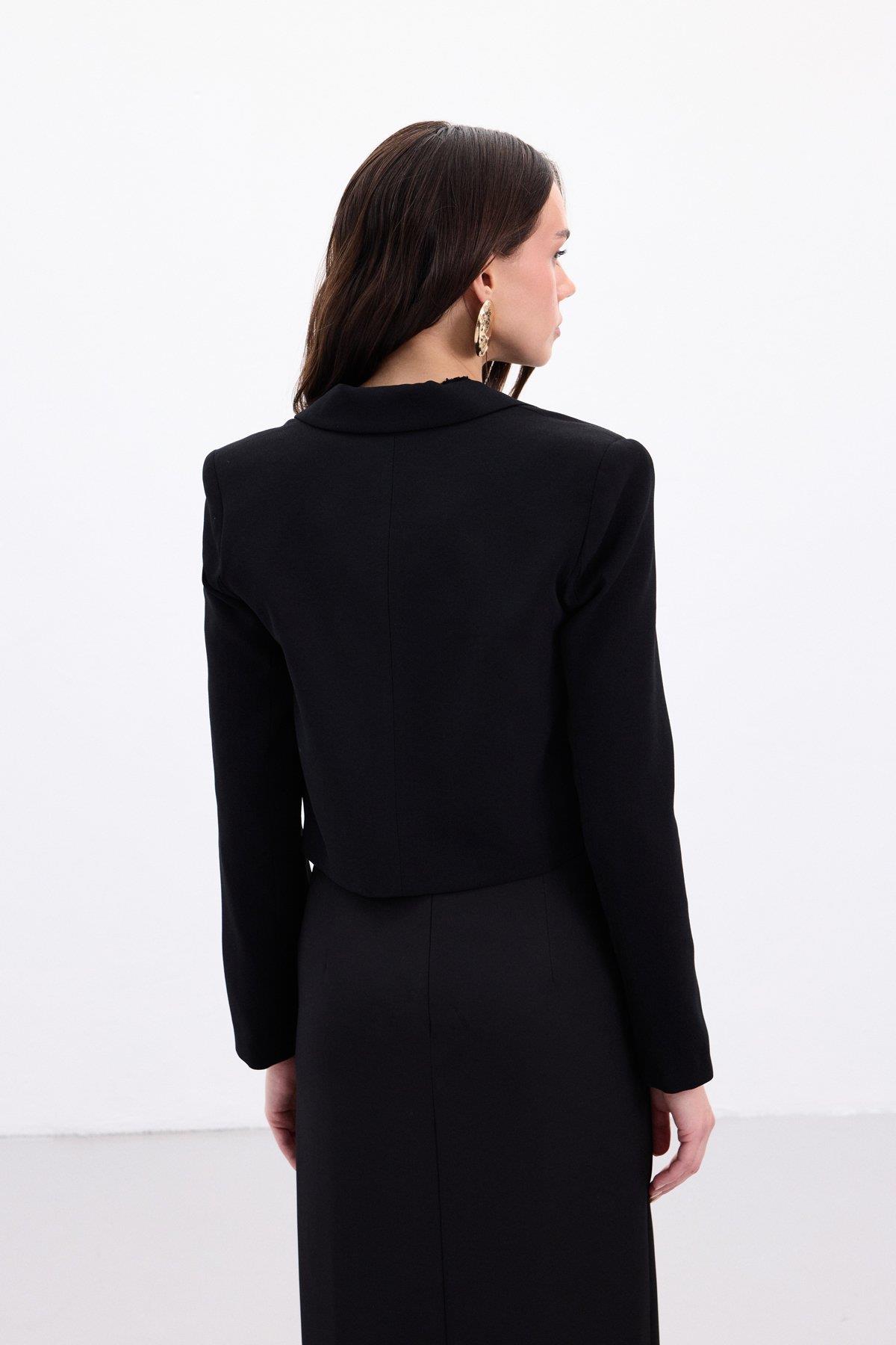Wholesale Women's Black Cropped Blazer with Notched Collar 0033-1985
