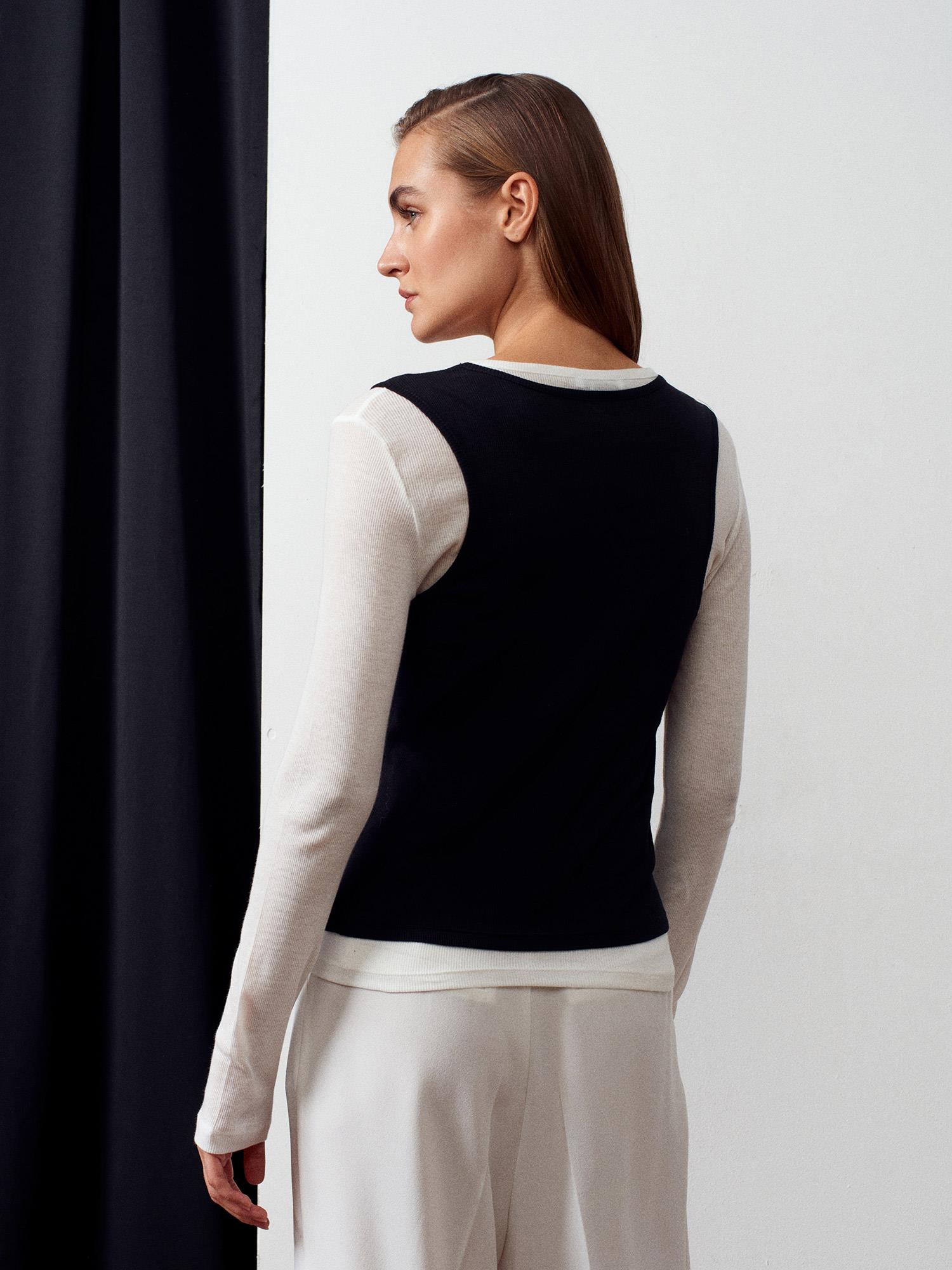 Wholesale Women's Black Double Layer Cotton Blouse 0431W26-31952