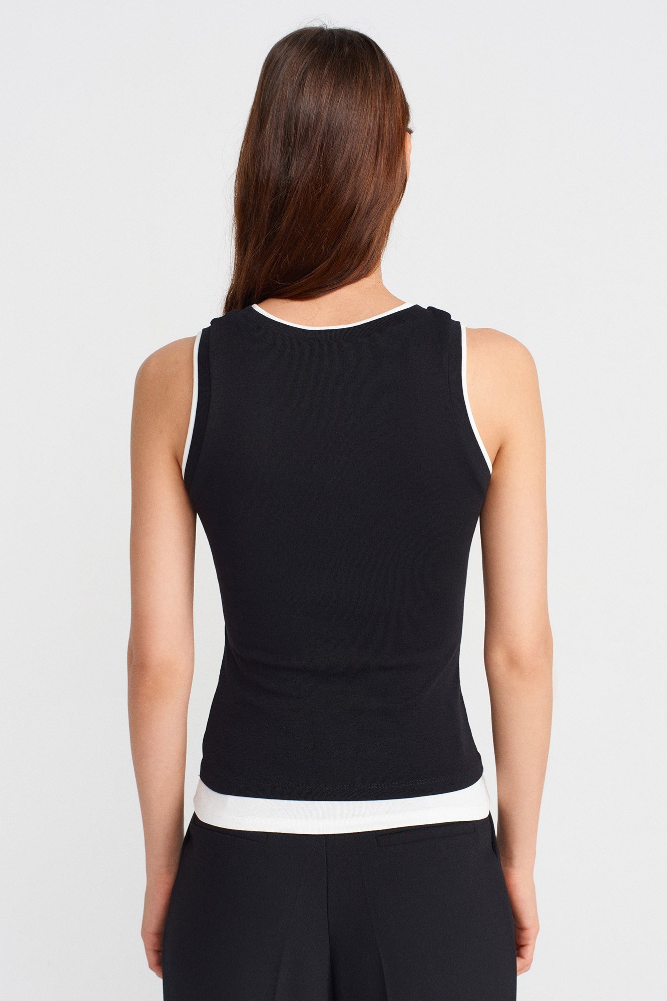 Wholesale Women's Black Double-Look Tank Top 0431-21086