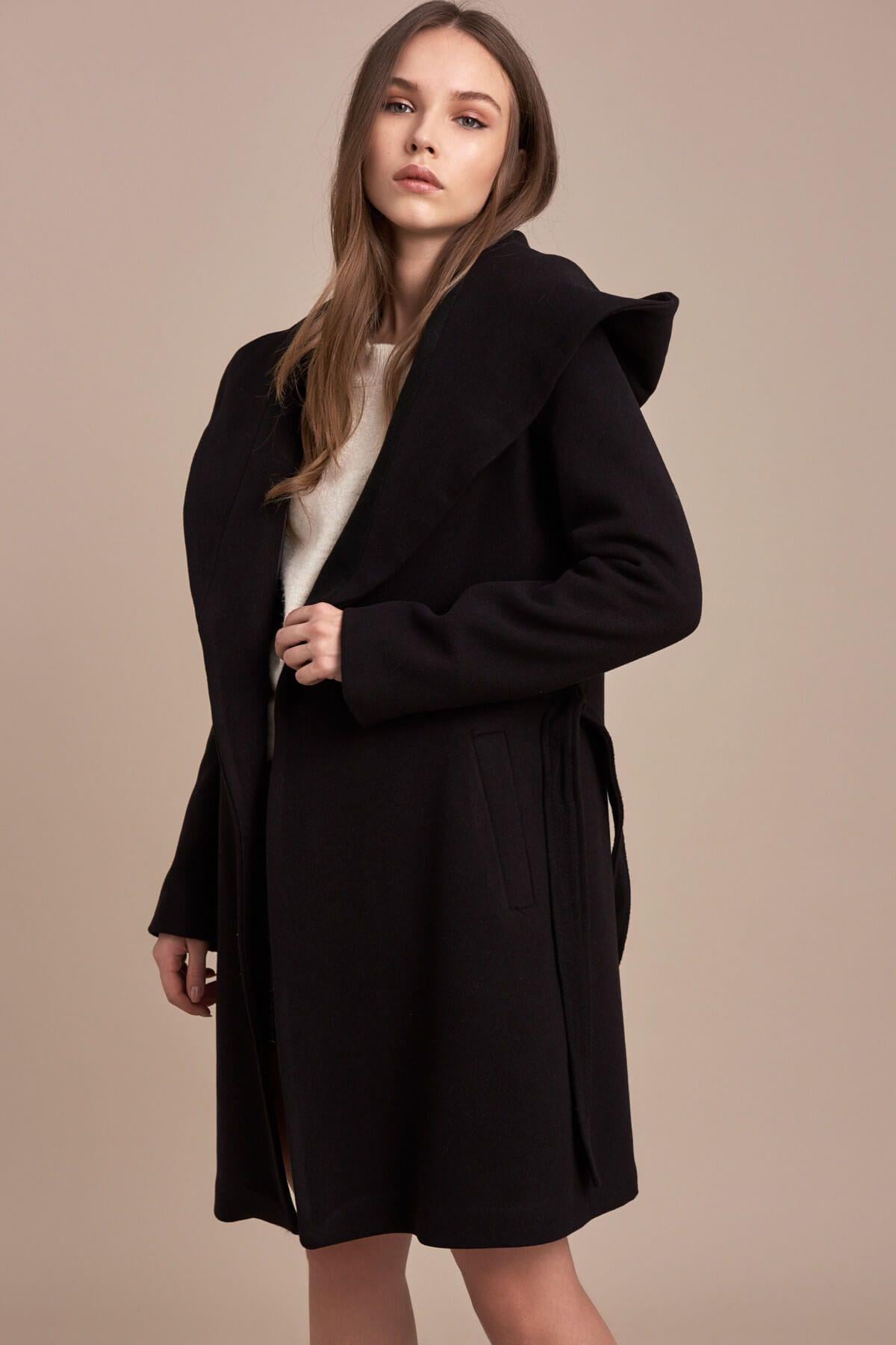 Wholesale Women's Black Hooded Short Coat