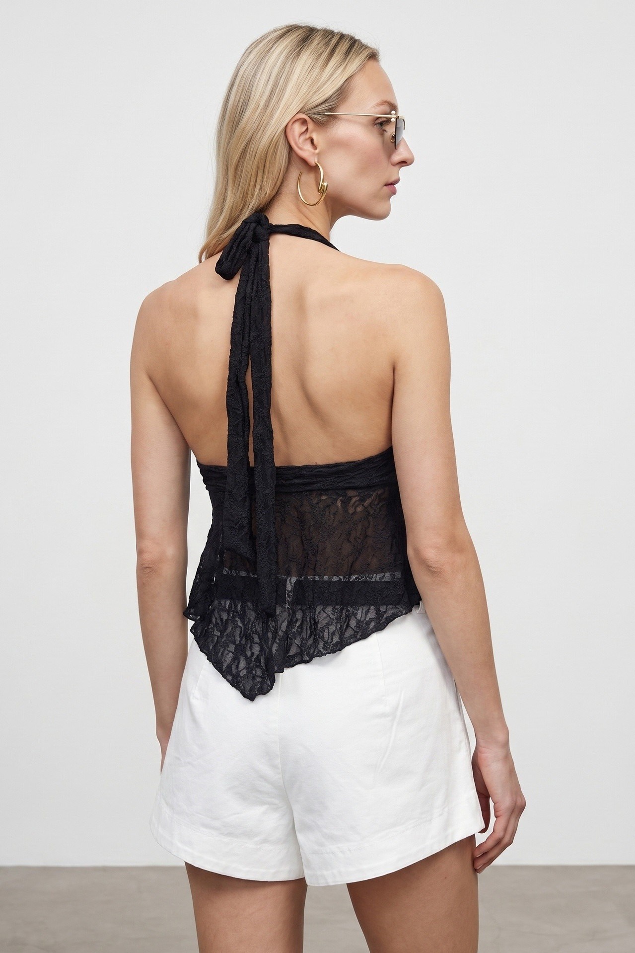 Wholesale Women's Black Lace Halter Top 0431-21228