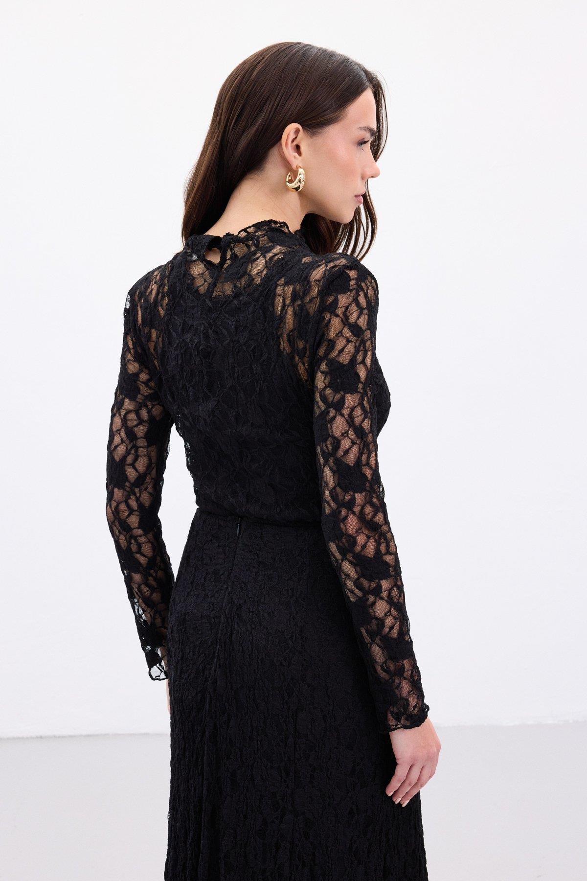 Wholesale Women's Black Lace Long-Sleeve Blouse 0033-2107-1260