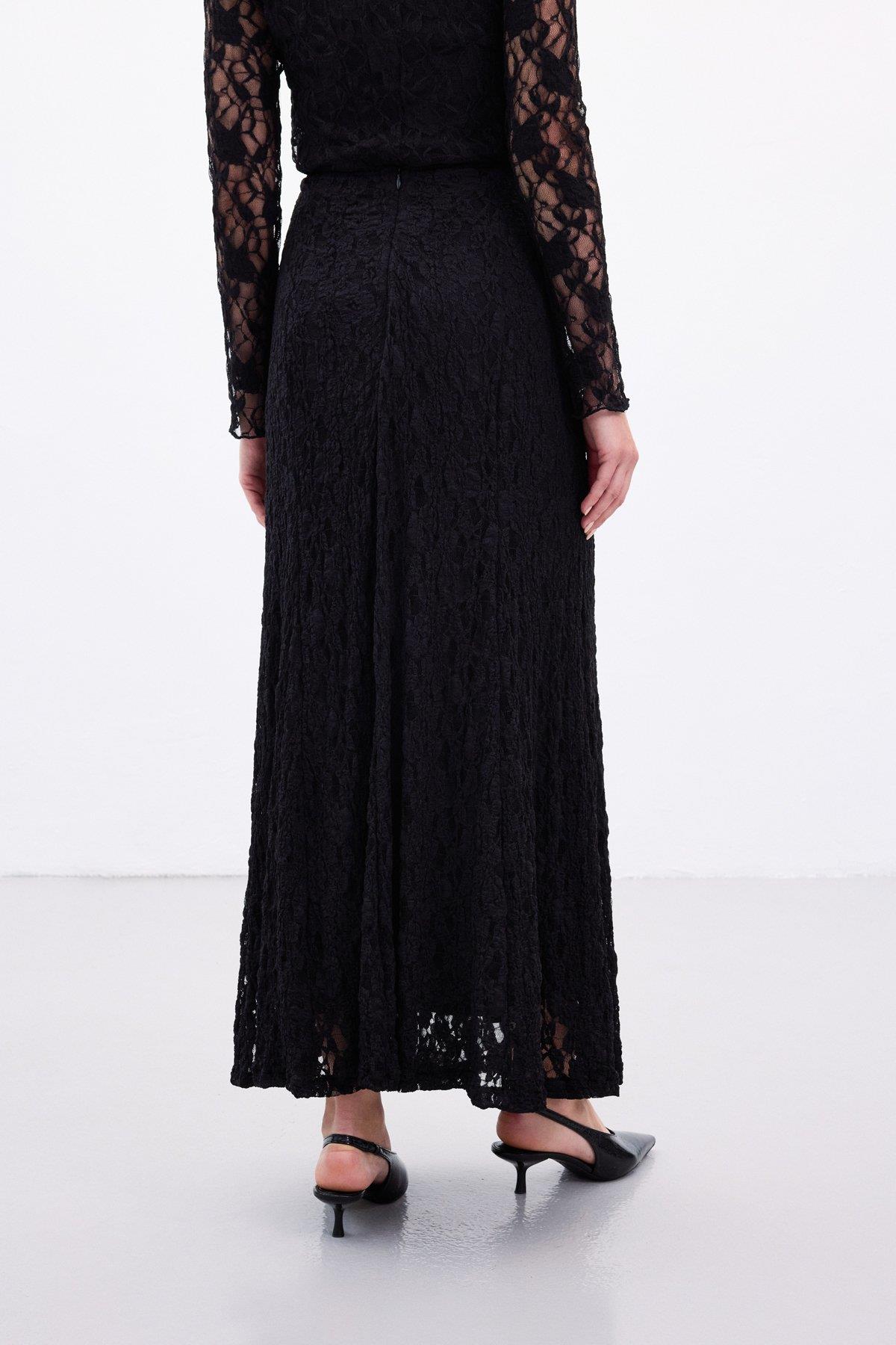 Wholesale Women's Black Lace Maxi Skirt 0033-2106-4103