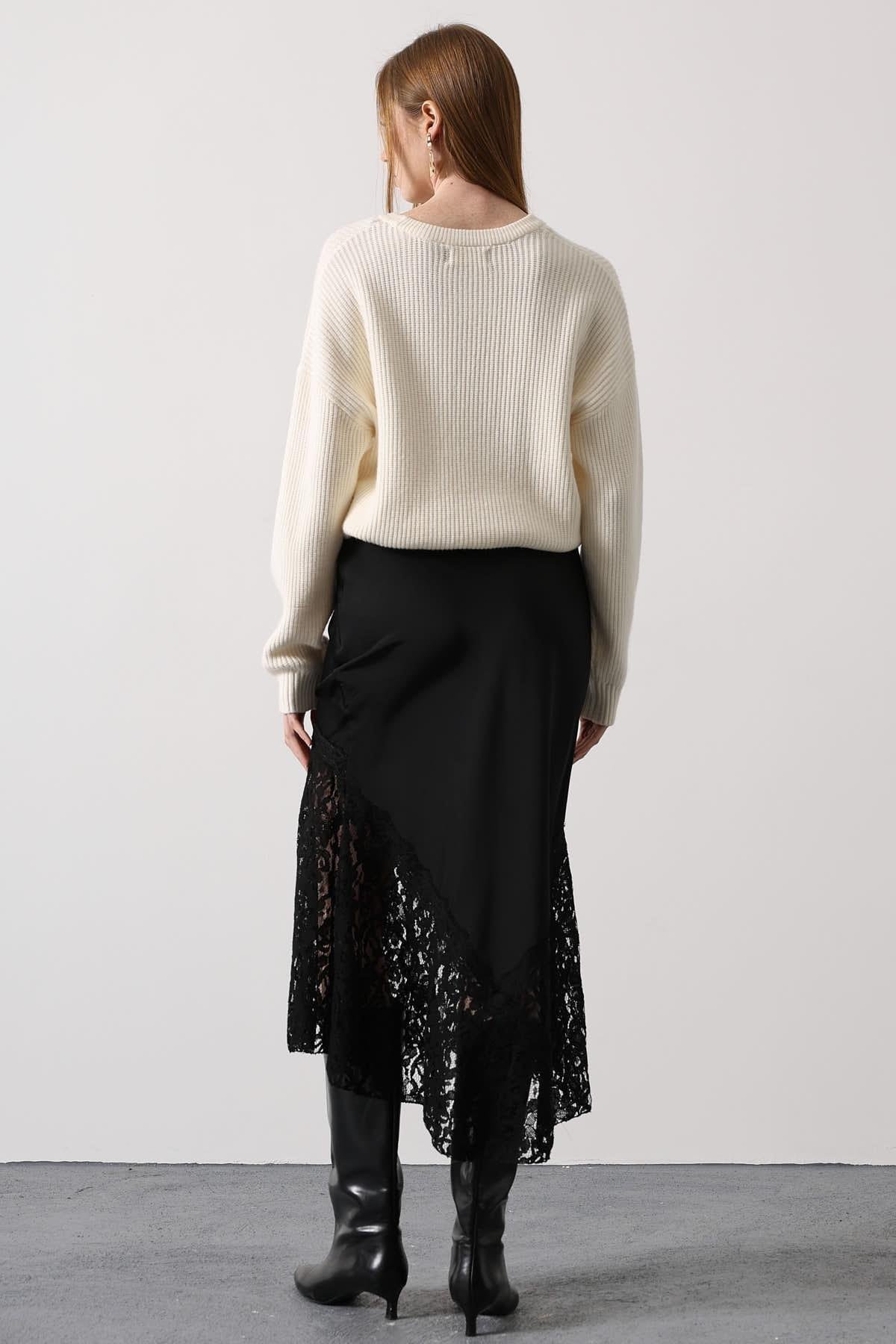 Wholesale Women's Black Lace Satin Skirt 0061-37206