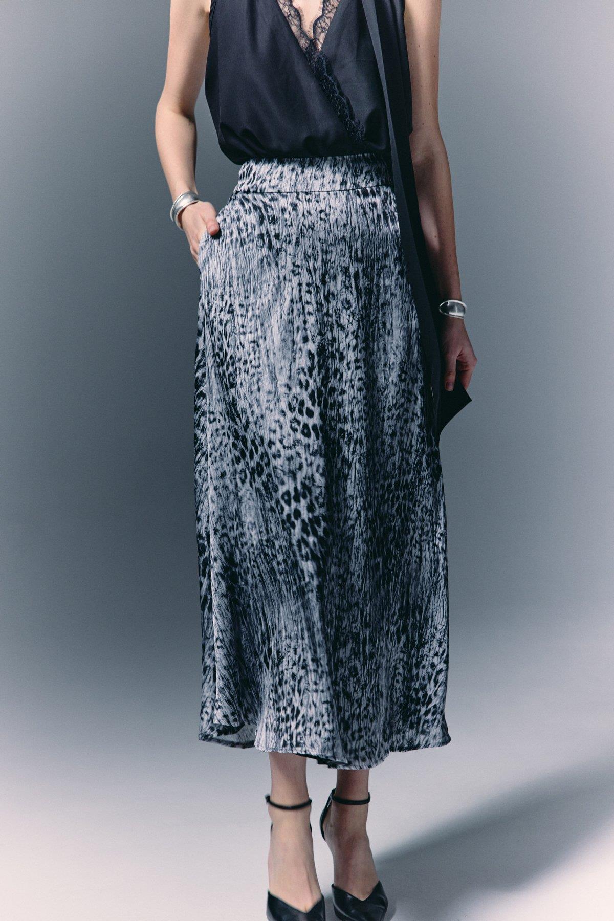 Wholesale Women's Black Leopard Printed Maxi Skirt 0033-1957-4098