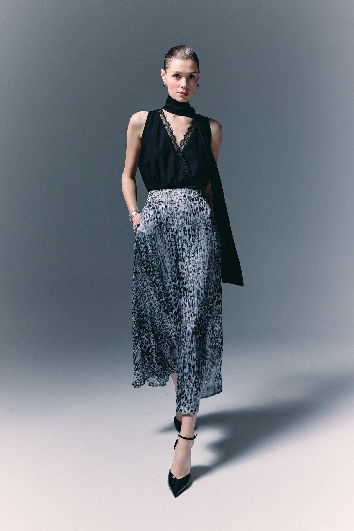 Wholesale Women's Black Leopard Printed Maxi Skirt 0033-1957-4098