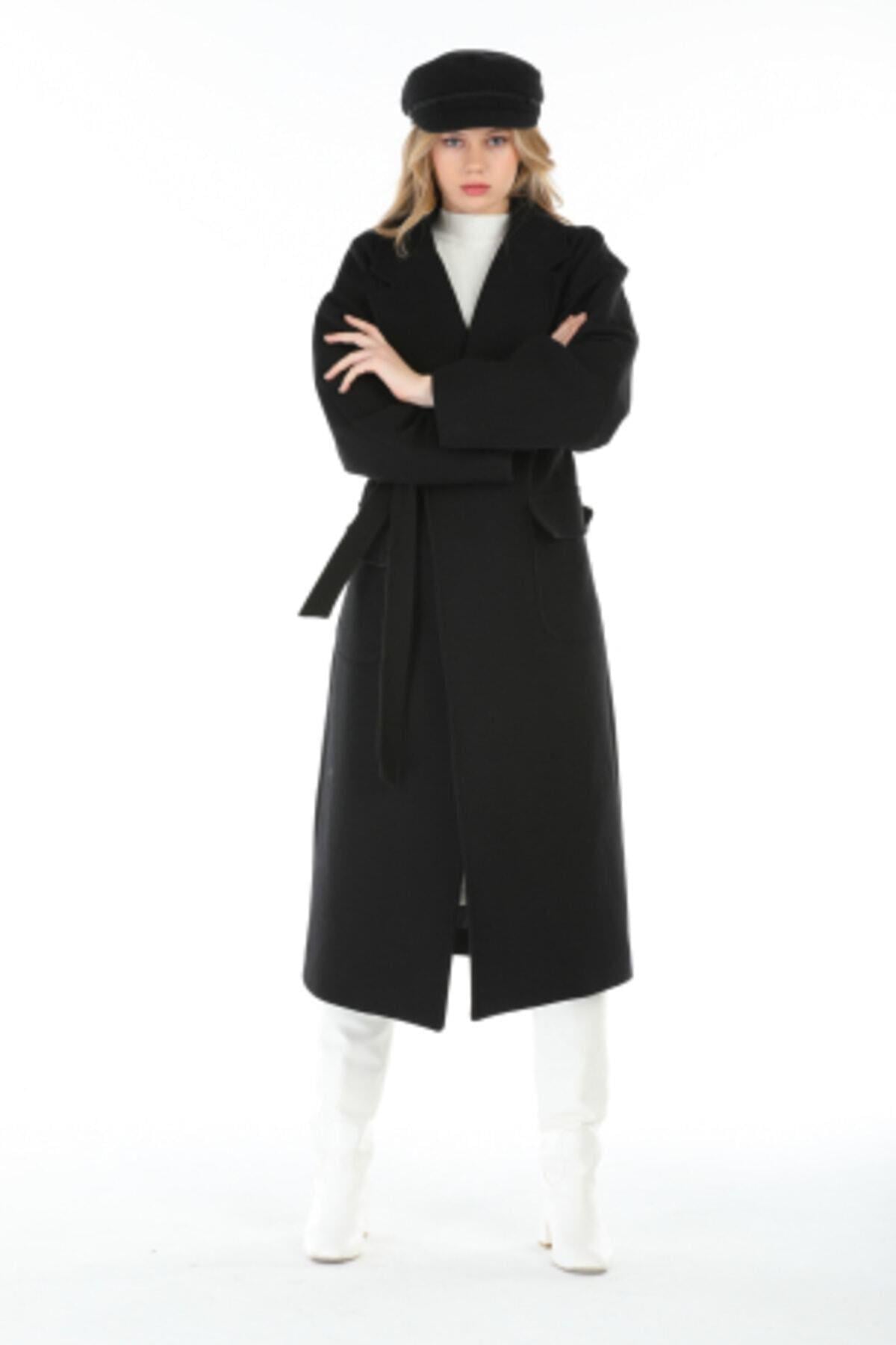 Wholesale Women's Black Long Notched Collar Coat