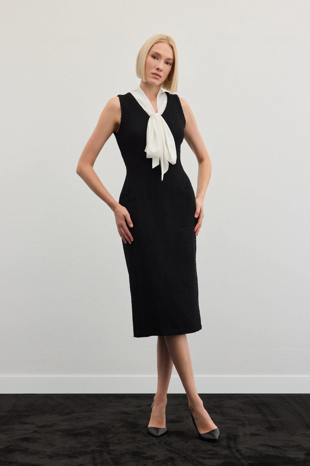 Wholesale Women's Black Sleeveless Tweed Dress with Scarf 0033-1551-3503