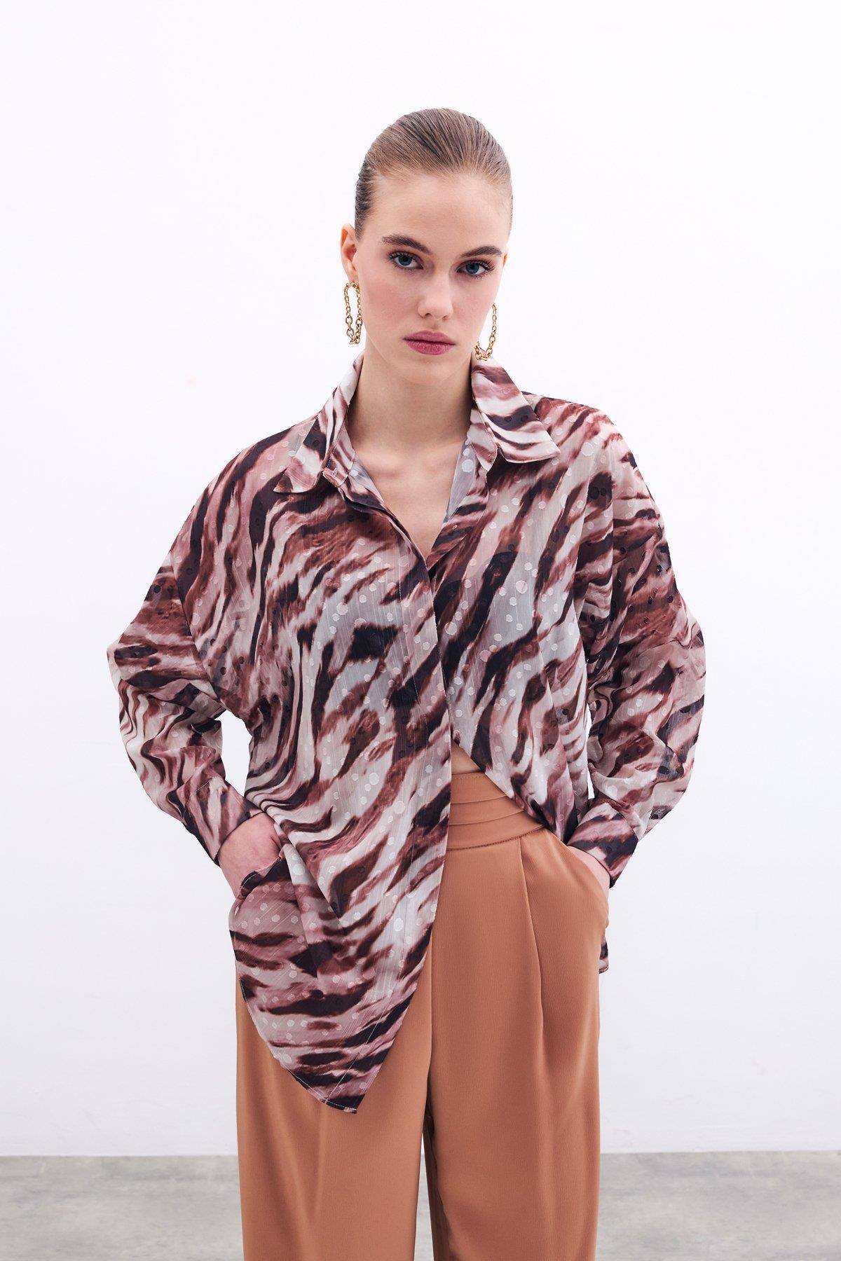 Wholesale Women's Brown Loose-Fit Patterned Shirt 0033-1704-2000