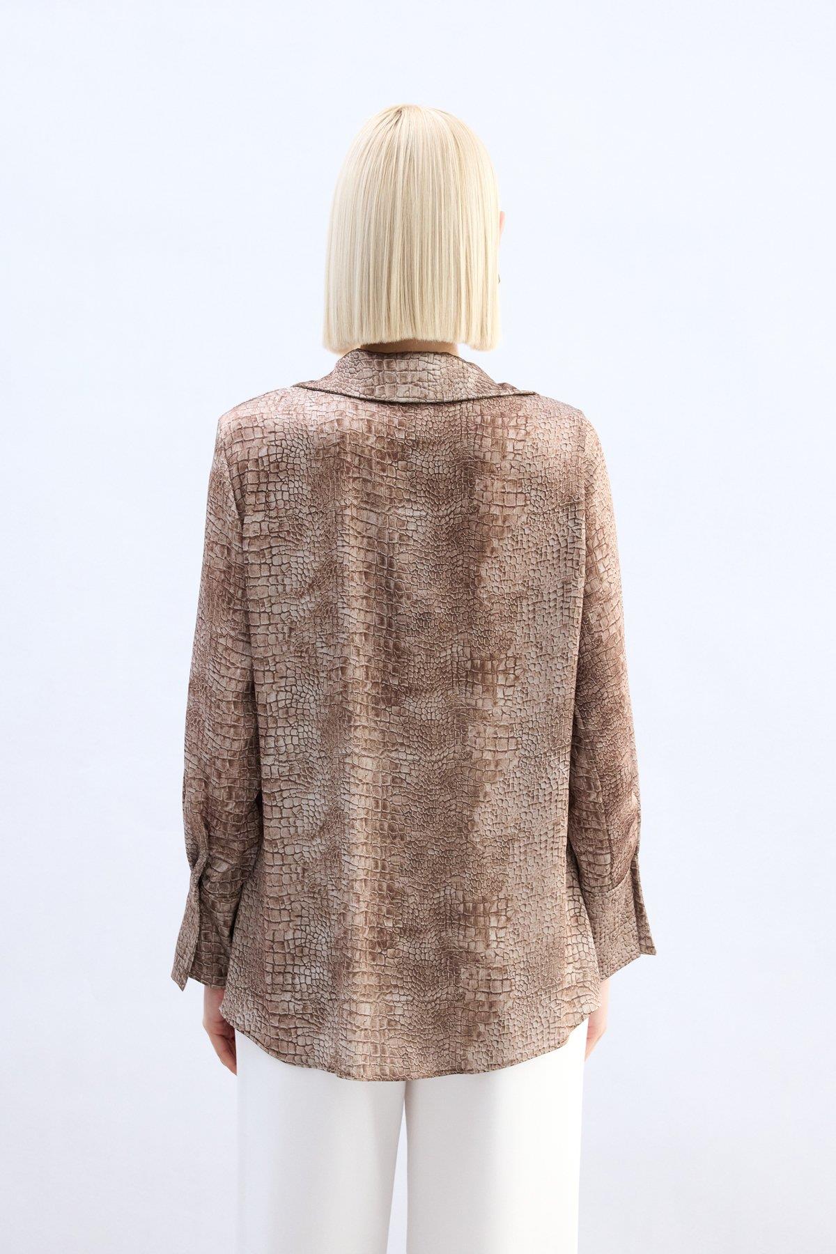 Wholesale Women's Brown Patterned Shirt with Wide Cuffs 0033-1929-2586