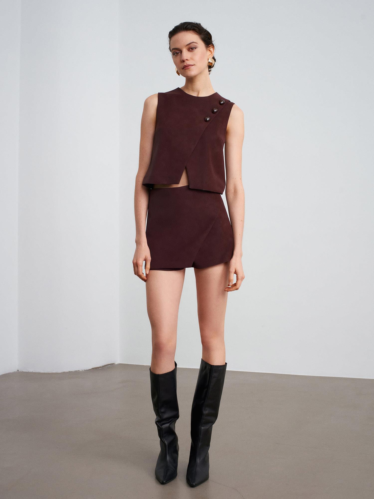 Wholesale Women's Burgundy Asymmetrical Skorts 0431-81067