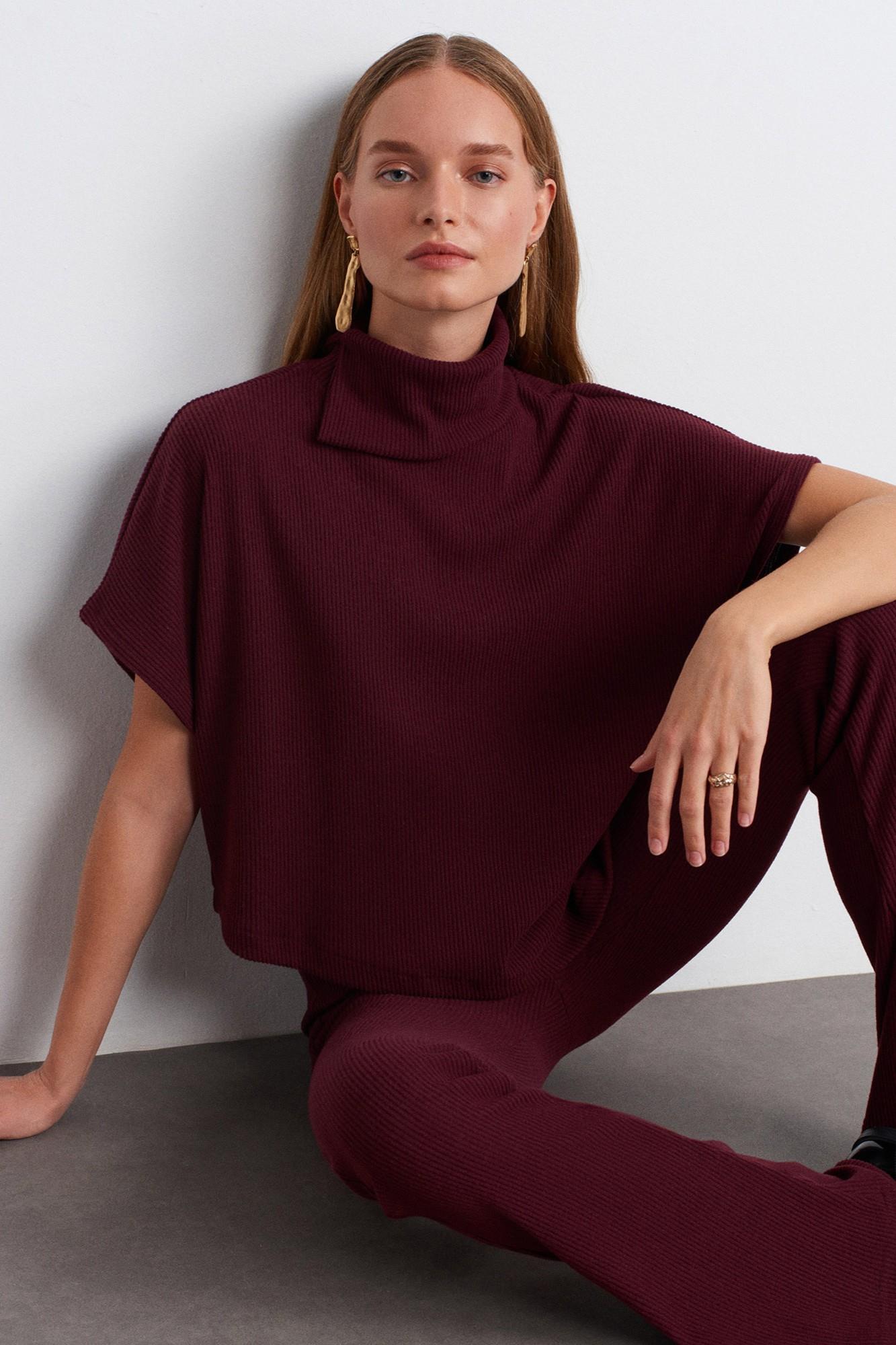 Wholesale Women's Burgundy Asymmetrical Cut Turtleneck Sweater 0431W26-32239