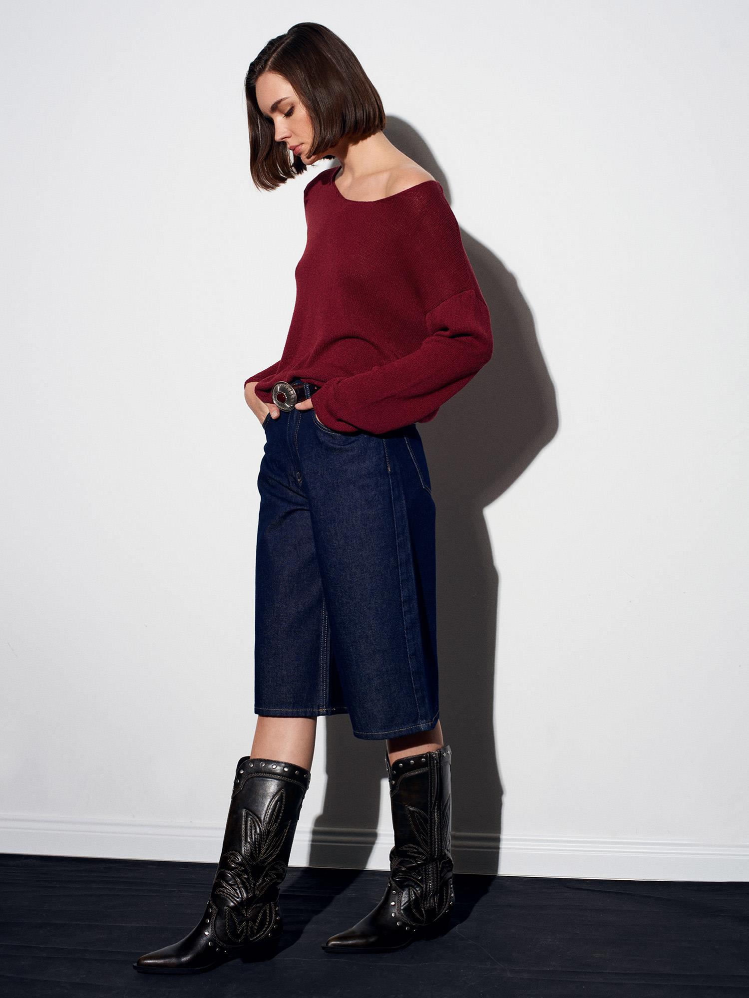 Wholesale Women's Burgundy Scoop-Neck Flowy Sweater 0431W26-10706