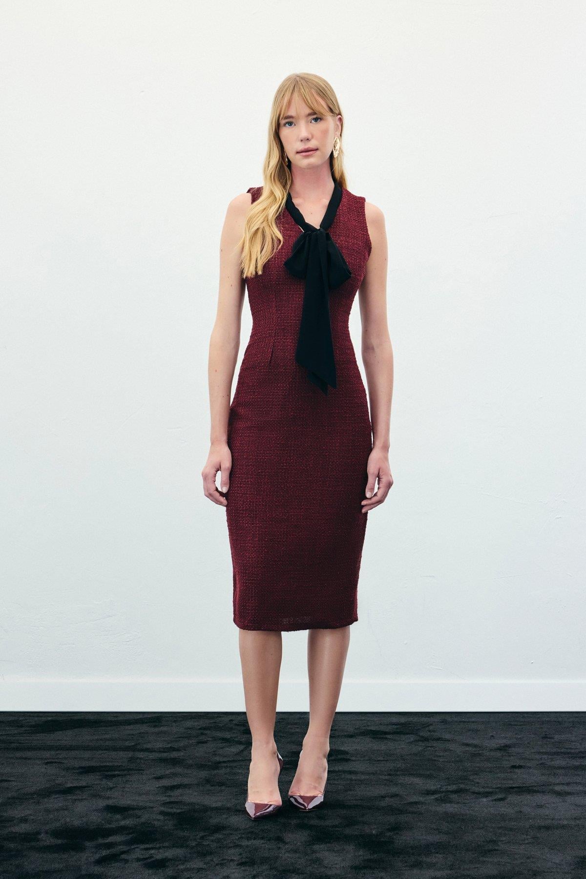 Wholesale Women's Burgundy Sleeveless Tweed Dress with Scarf 0033-1551-3503