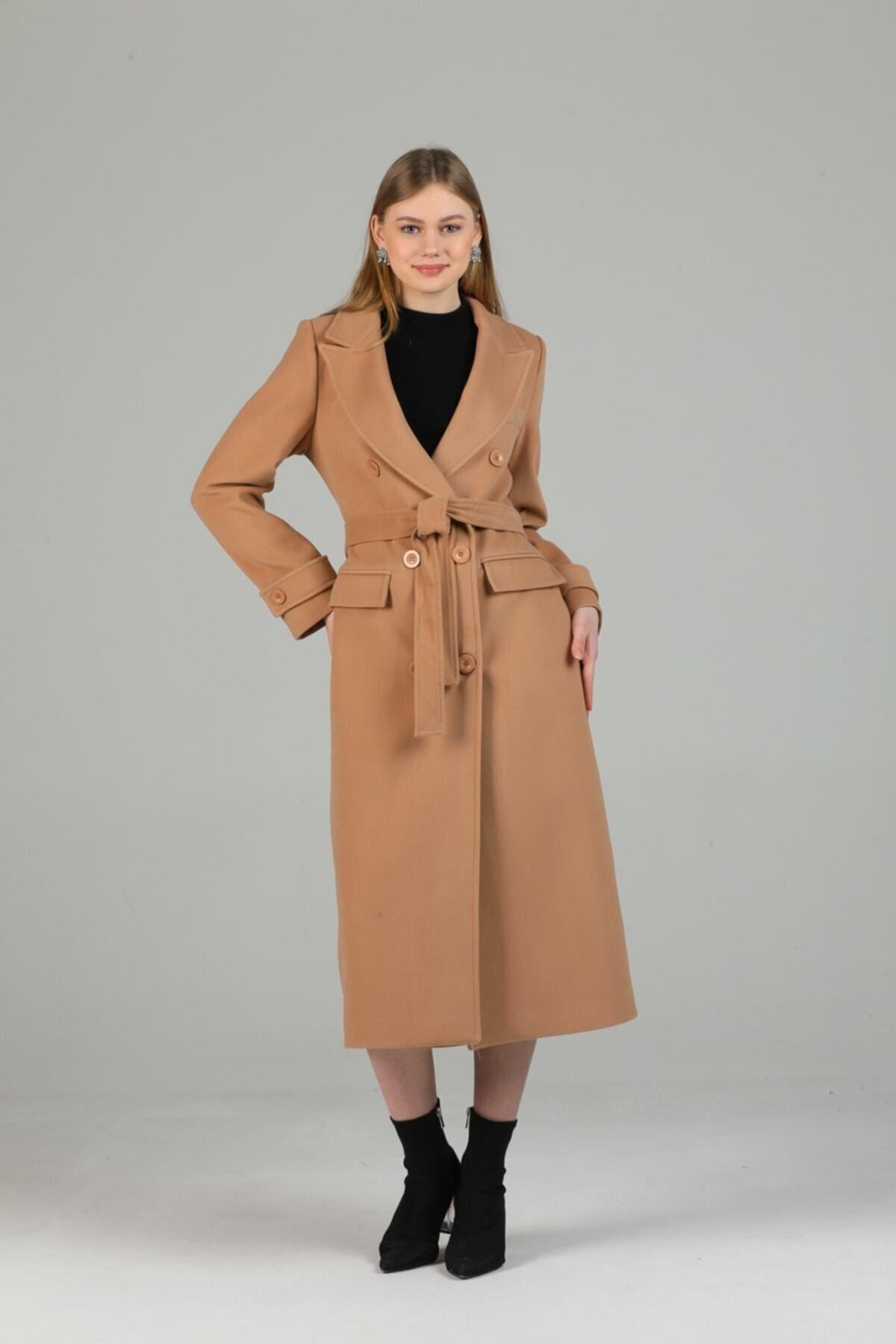 Wholesale Women's Camel Buttoned Coat