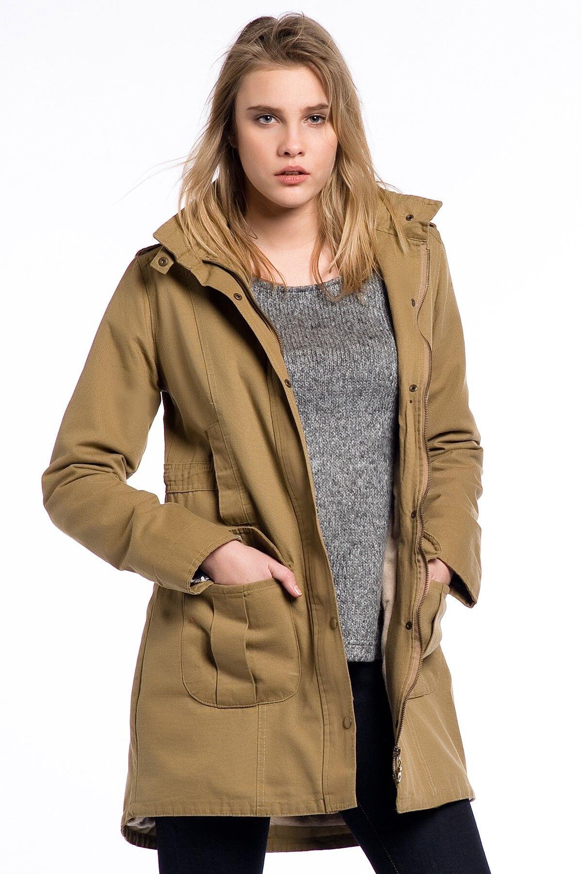 Wholesale Women's Camel Coat