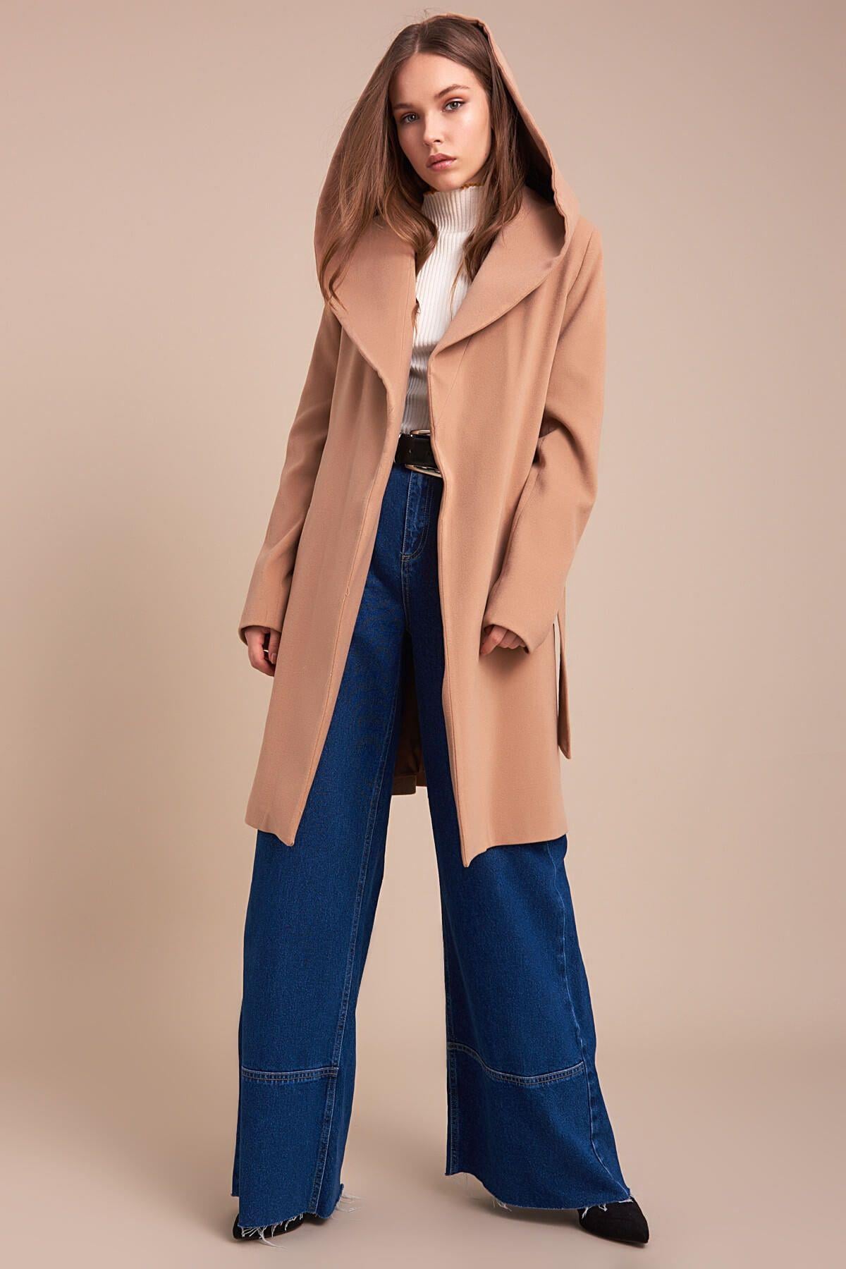Wholesale Women's Camel Hooded Short Coat