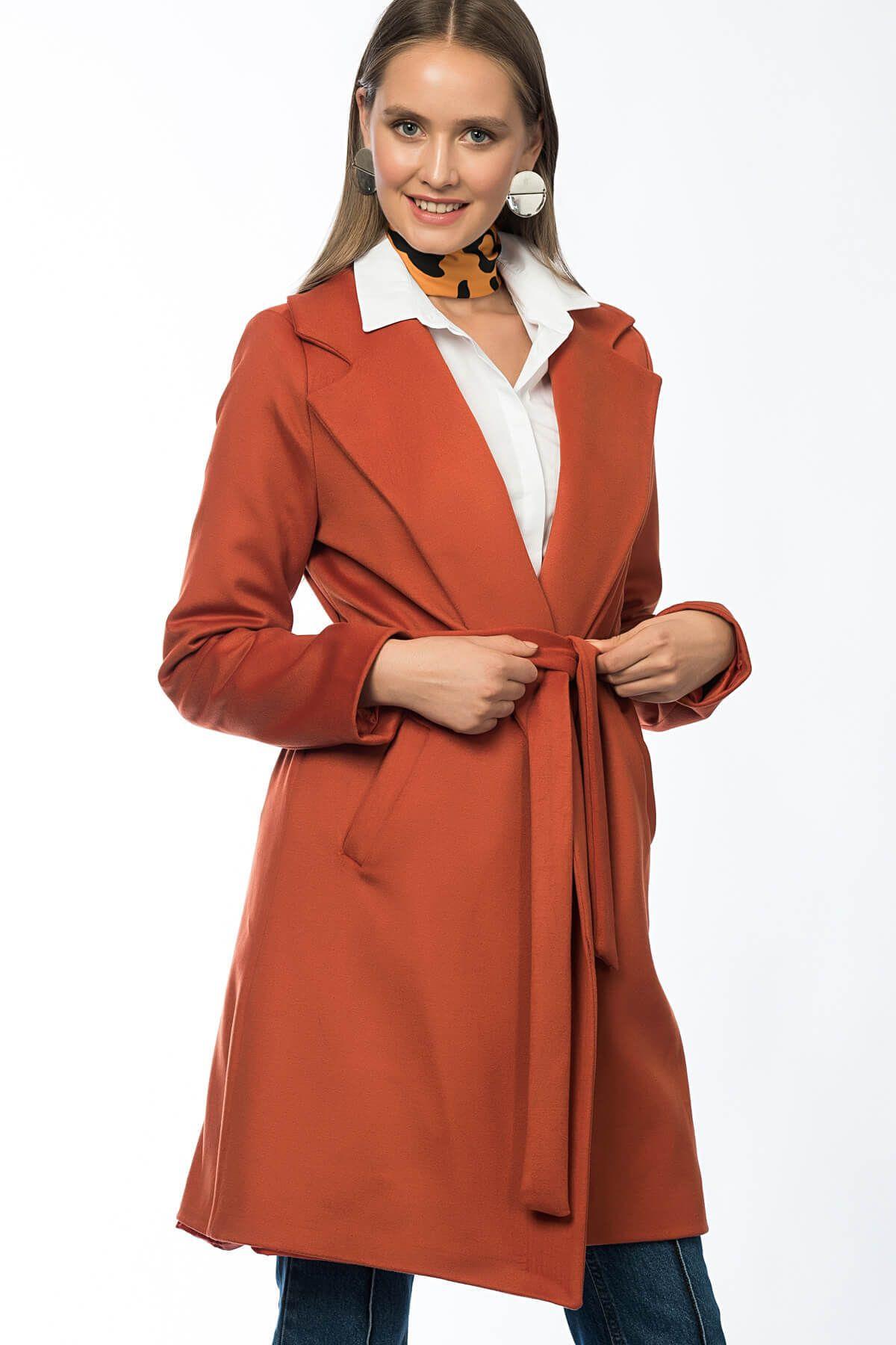 Wholesale Women's Cinnamon Coat