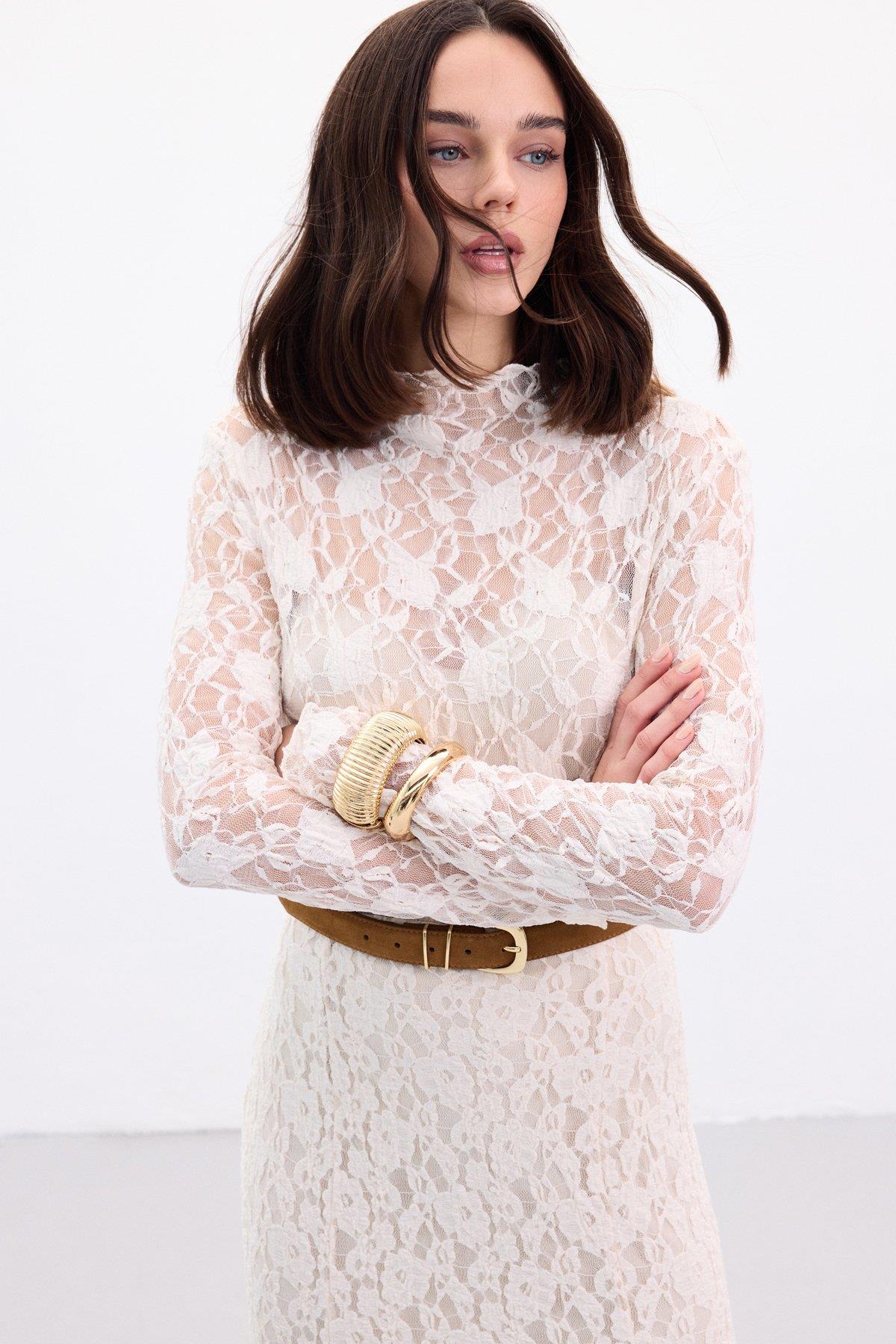 Wholesale Women's Cream Lace Long-Sleeve Blouse 0033-2107-1260
