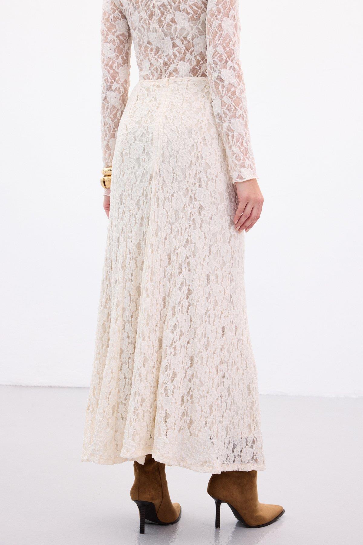 Wholesale Women's Cream Lace Maxi Skirt 0033-2106-4103