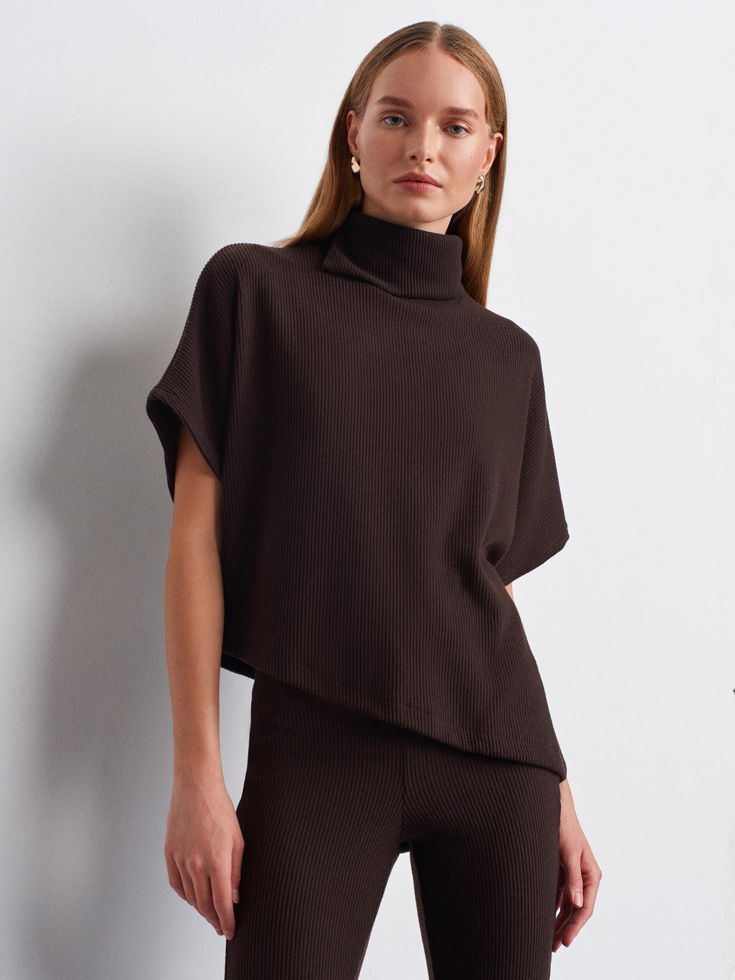 Wholesale Women's Dark Brown Asymmetrical Cut Turtleneck Sweater 0431W26-32239
