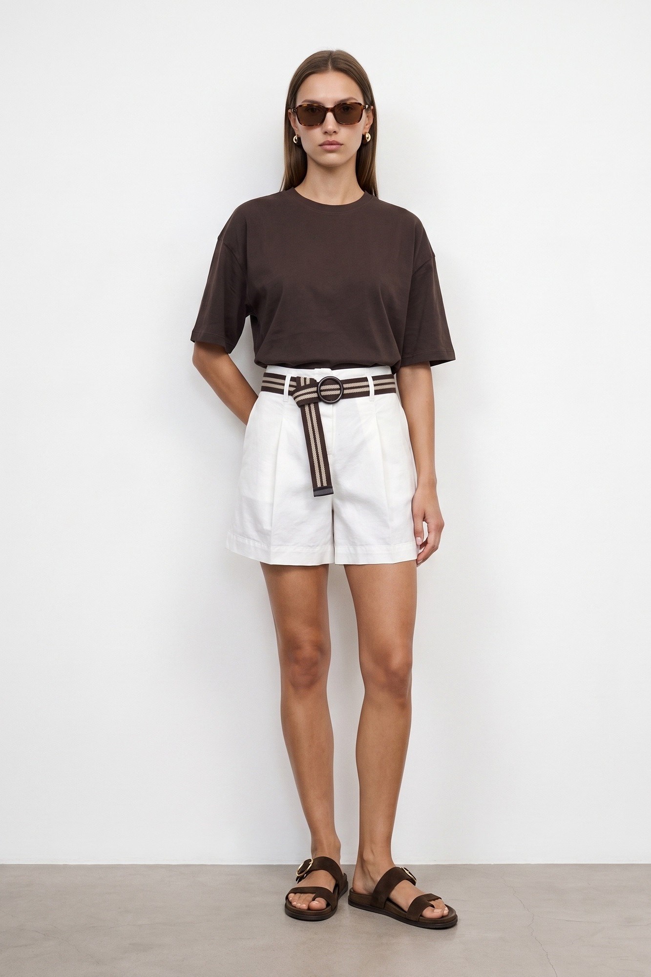 Wholesale Women's Dark Brown Crew-Neck Basic T-Shirt 0431-31017
