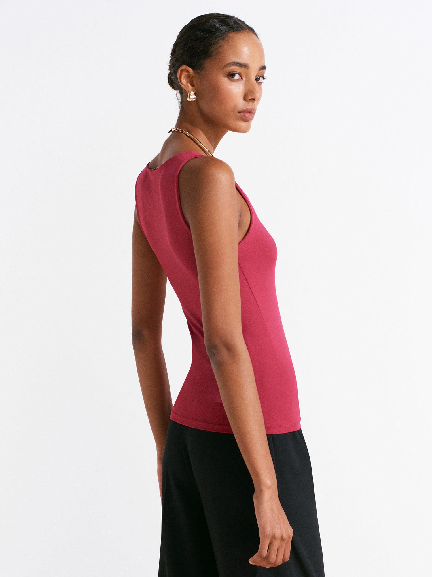 Wholesale Women's Dark Fuchsia U Neck Tank Top 0431-20977