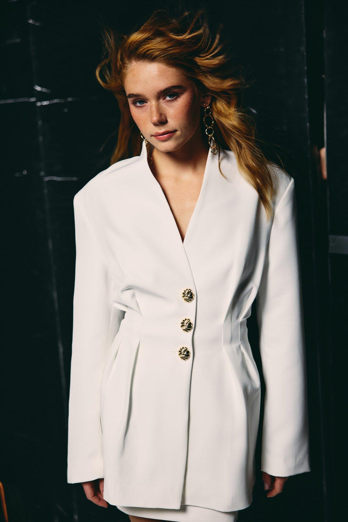 Wholesale Women's Ecru Blazer with Golden Buttons 0033-1930-6611