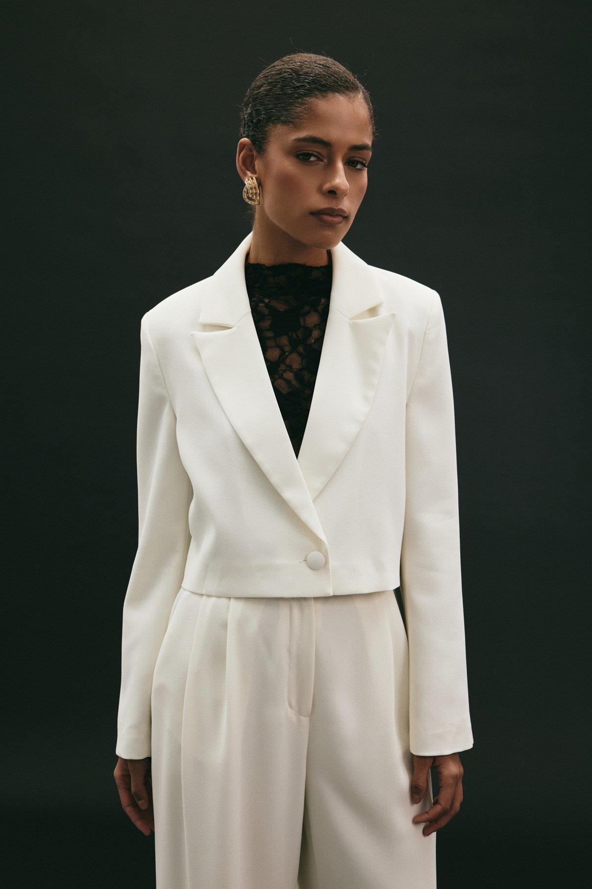 Wholesale Women's Ecru Cropped Blazer with Notched Collar 0033-1985