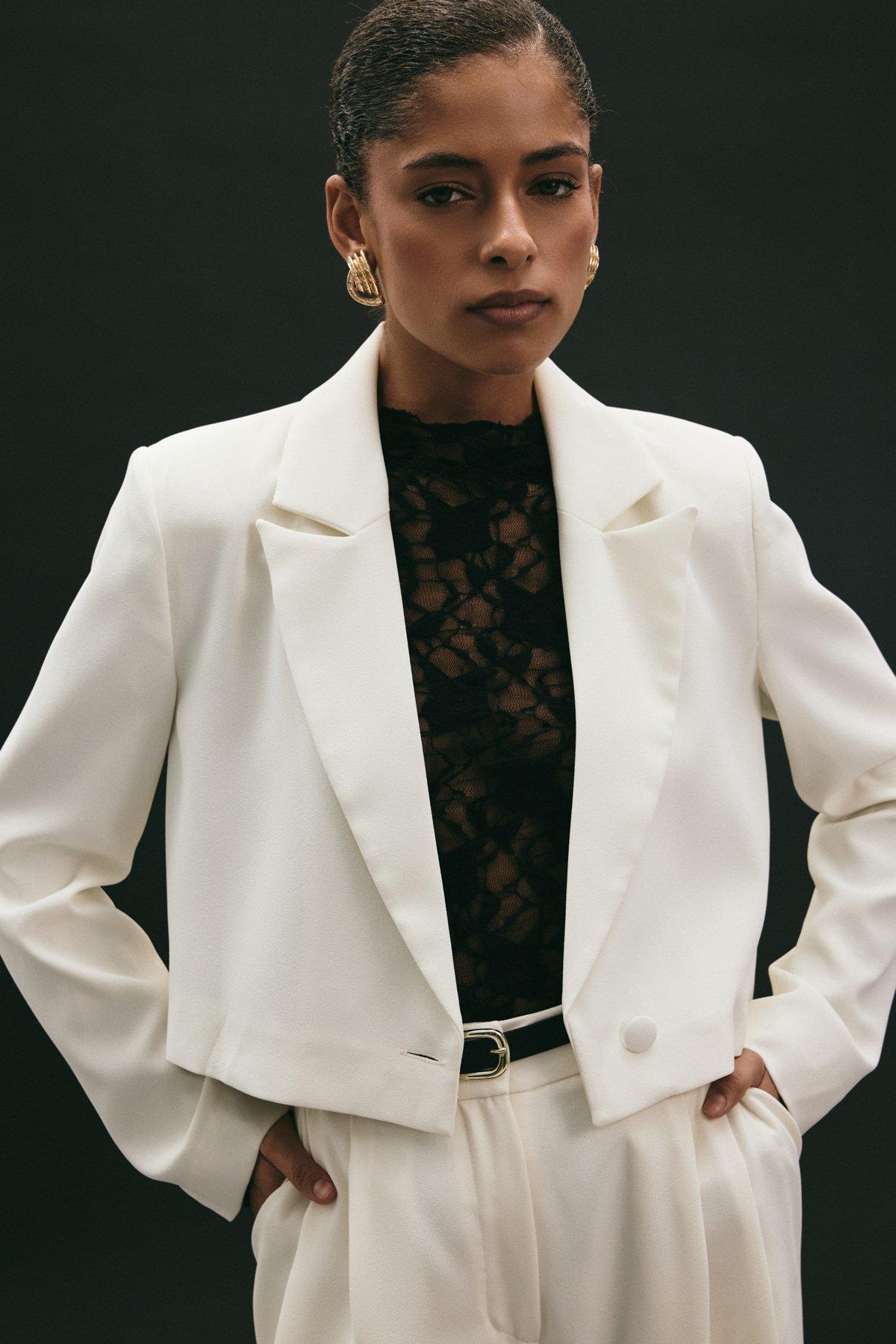 Wholesale Women's Ecru Cropped Blazer with Notched Collar 0033-1985