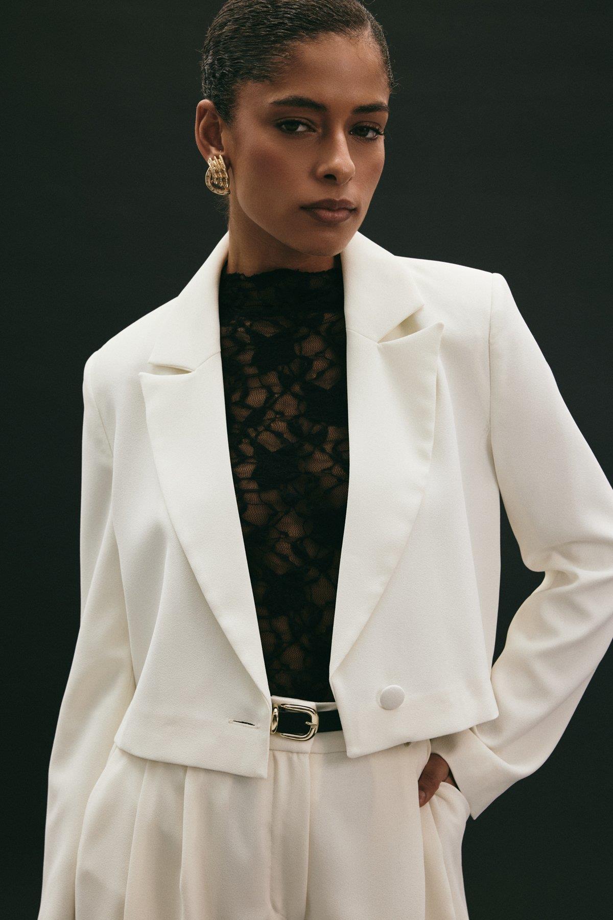 Wholesale Women's Ecru Cropped Blazer with Notched Collar 0033-1985