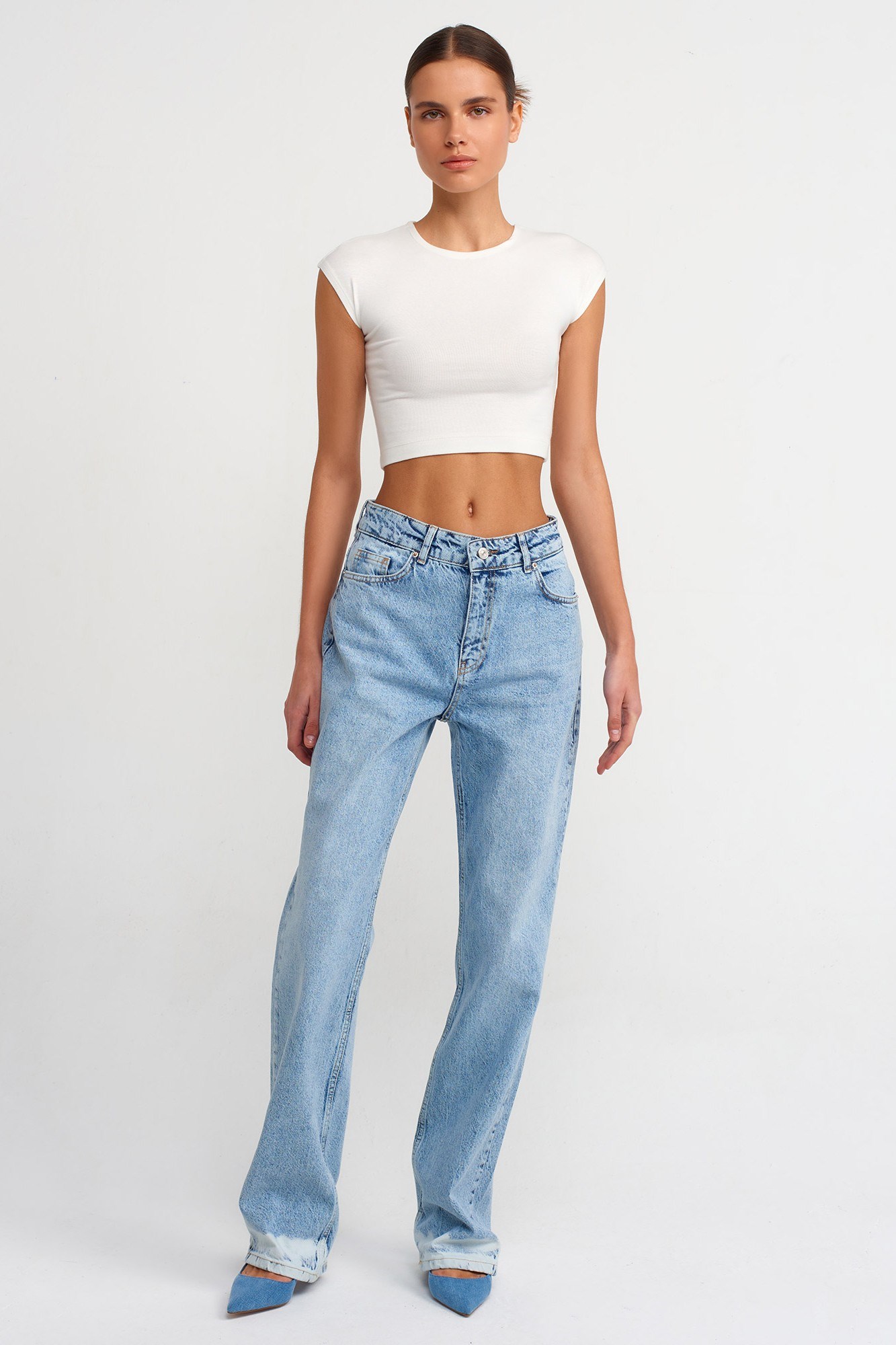 Wholesale Women's Ecru Modal-Cotton Cropped T-Shirt 0431-30528