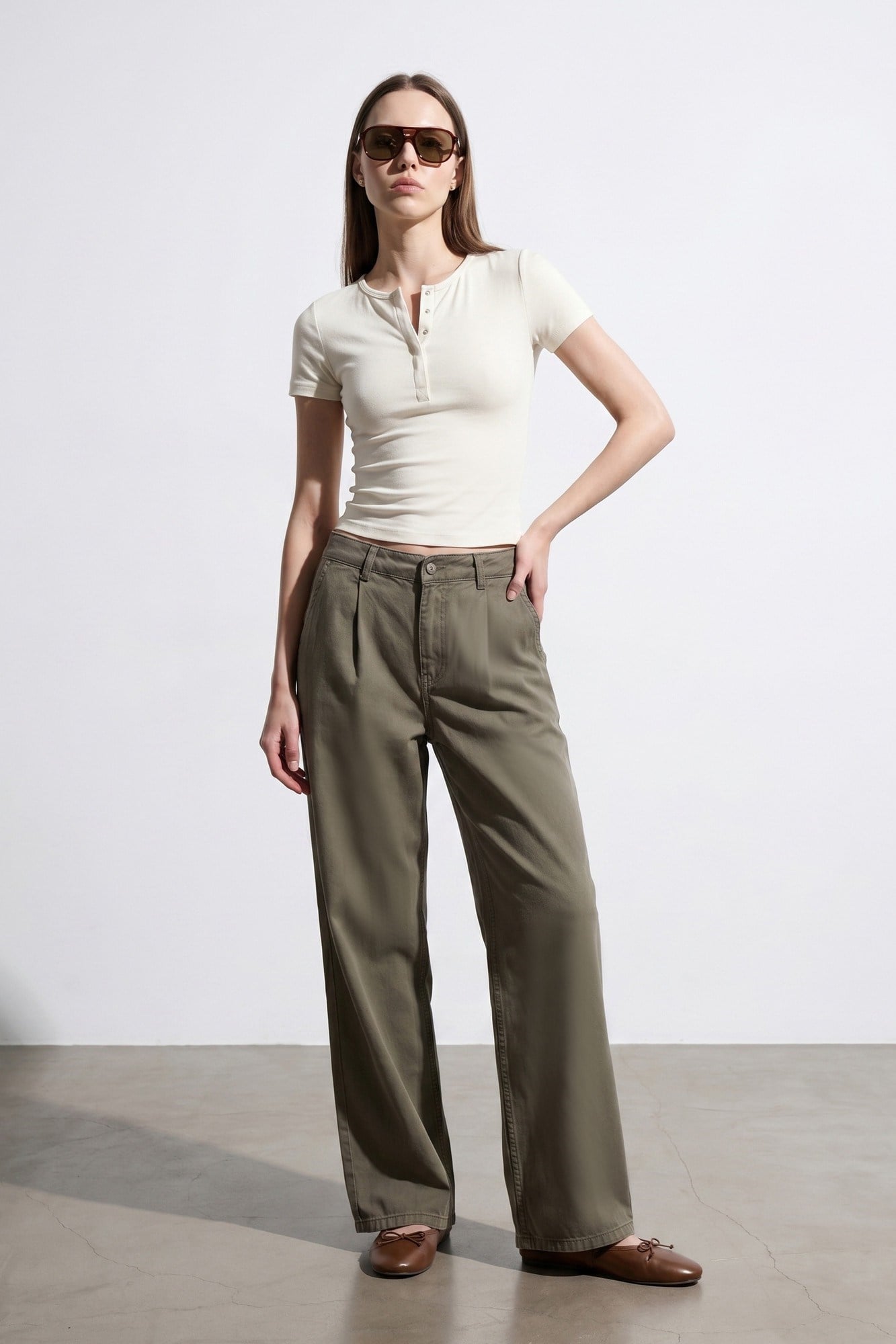 Wholesale Women's Ecru Modal-Cotton Snap-Button Cropped Tee 0431-31704
