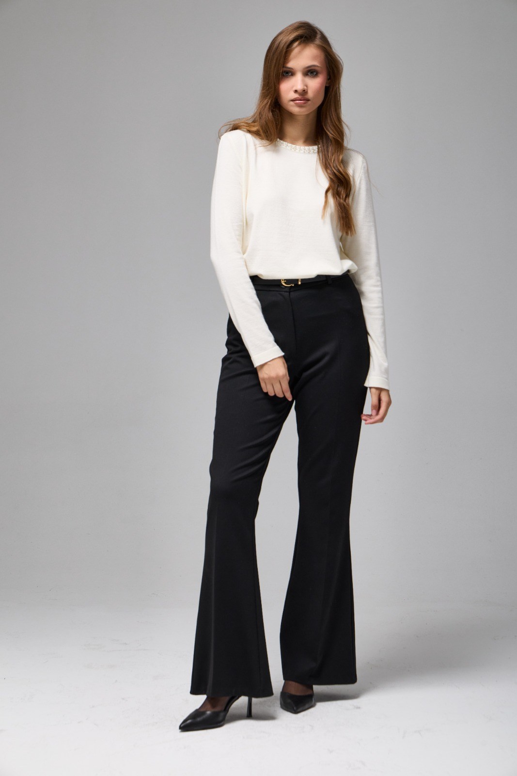 Wholesale Women's Ecru Soft-Textured Knit Sweater with Pearl-Embellished Collar 0037-3716