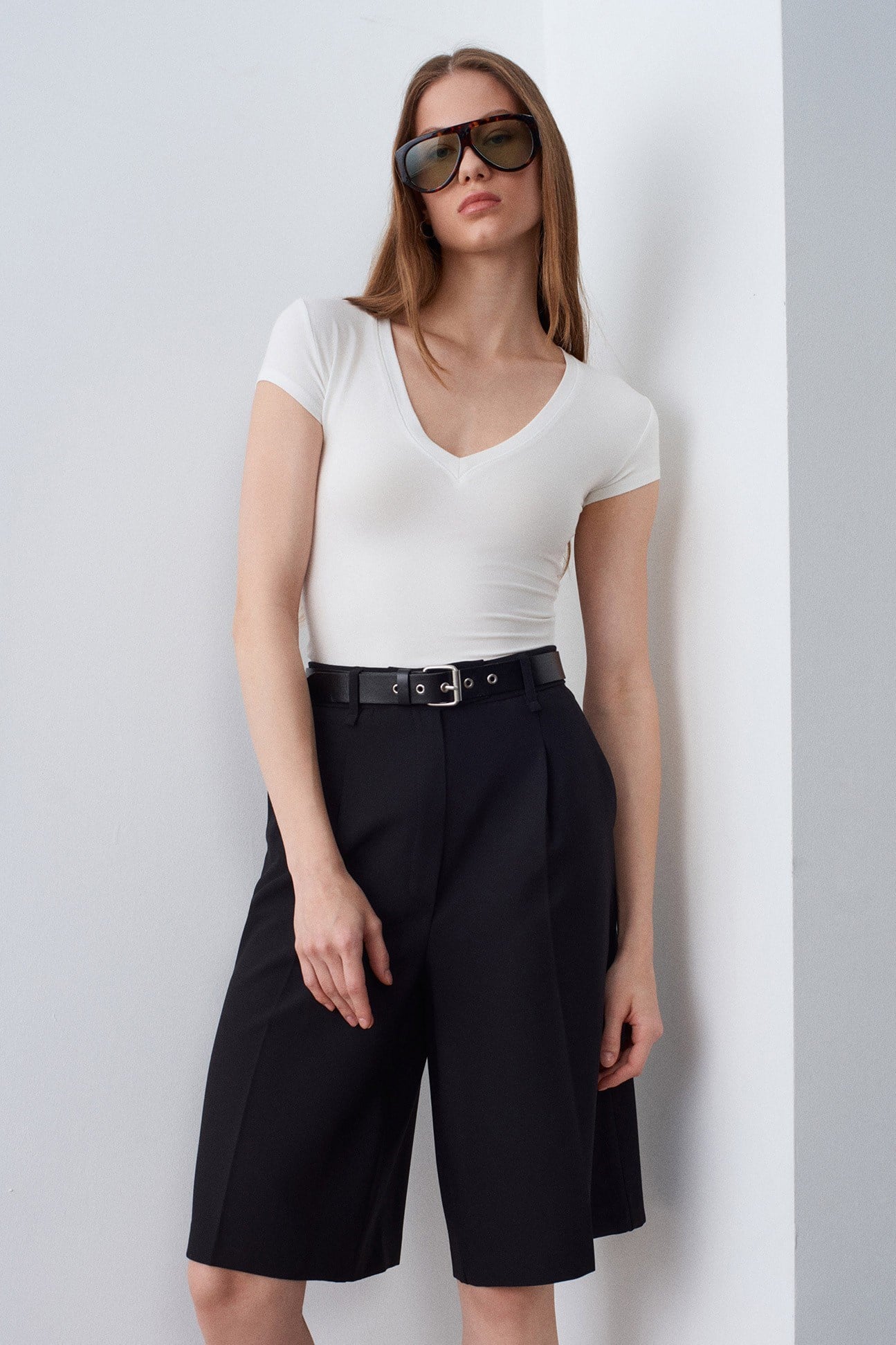 Wholesale Women's Ecru Supima Cotton V-Neck Tee 0431-32799